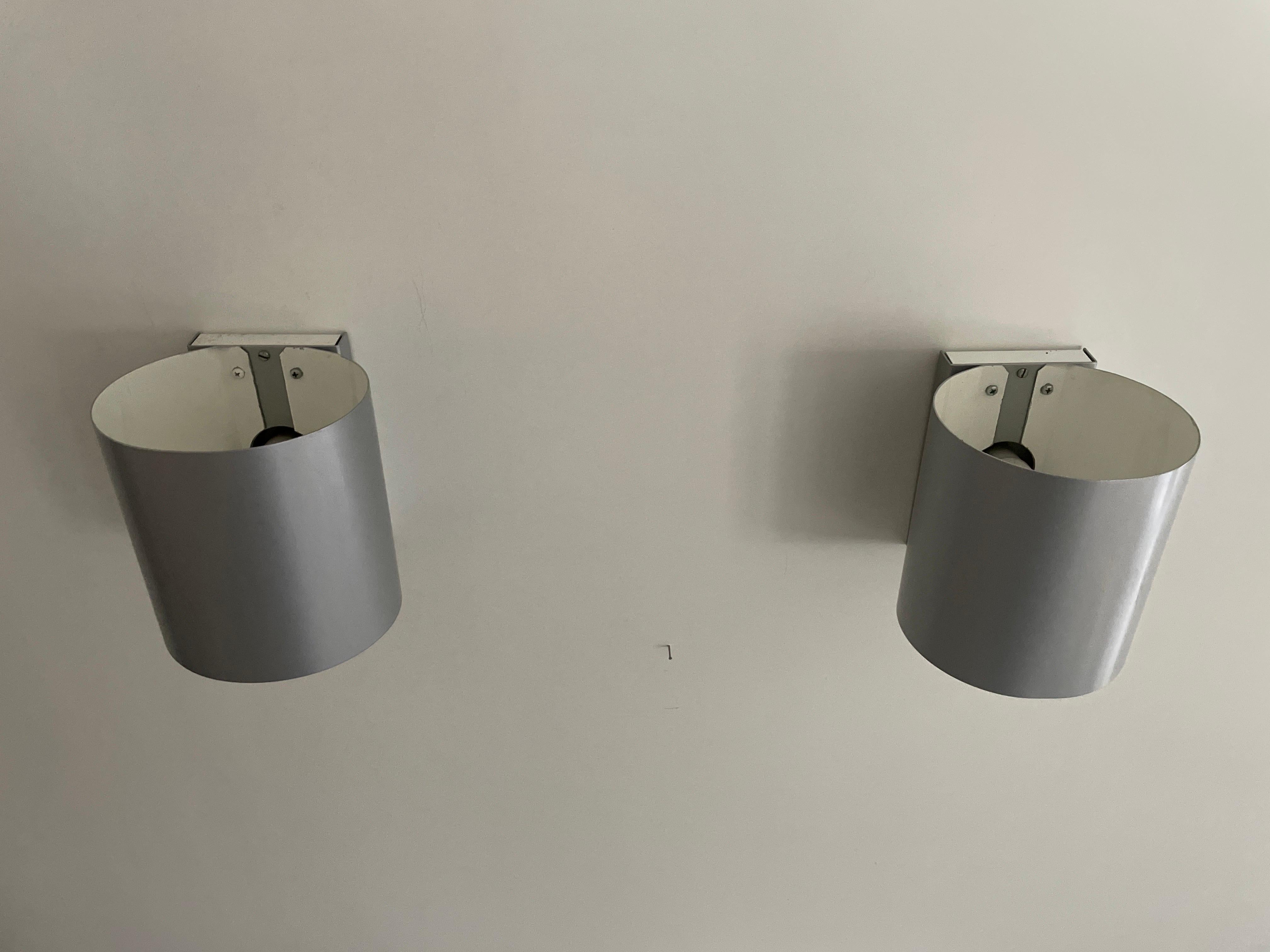 Coppia di lampade rotonde in metallo grigio, anni '60, Germania In condizioni ottime in vendita a Hagenbach, DE
