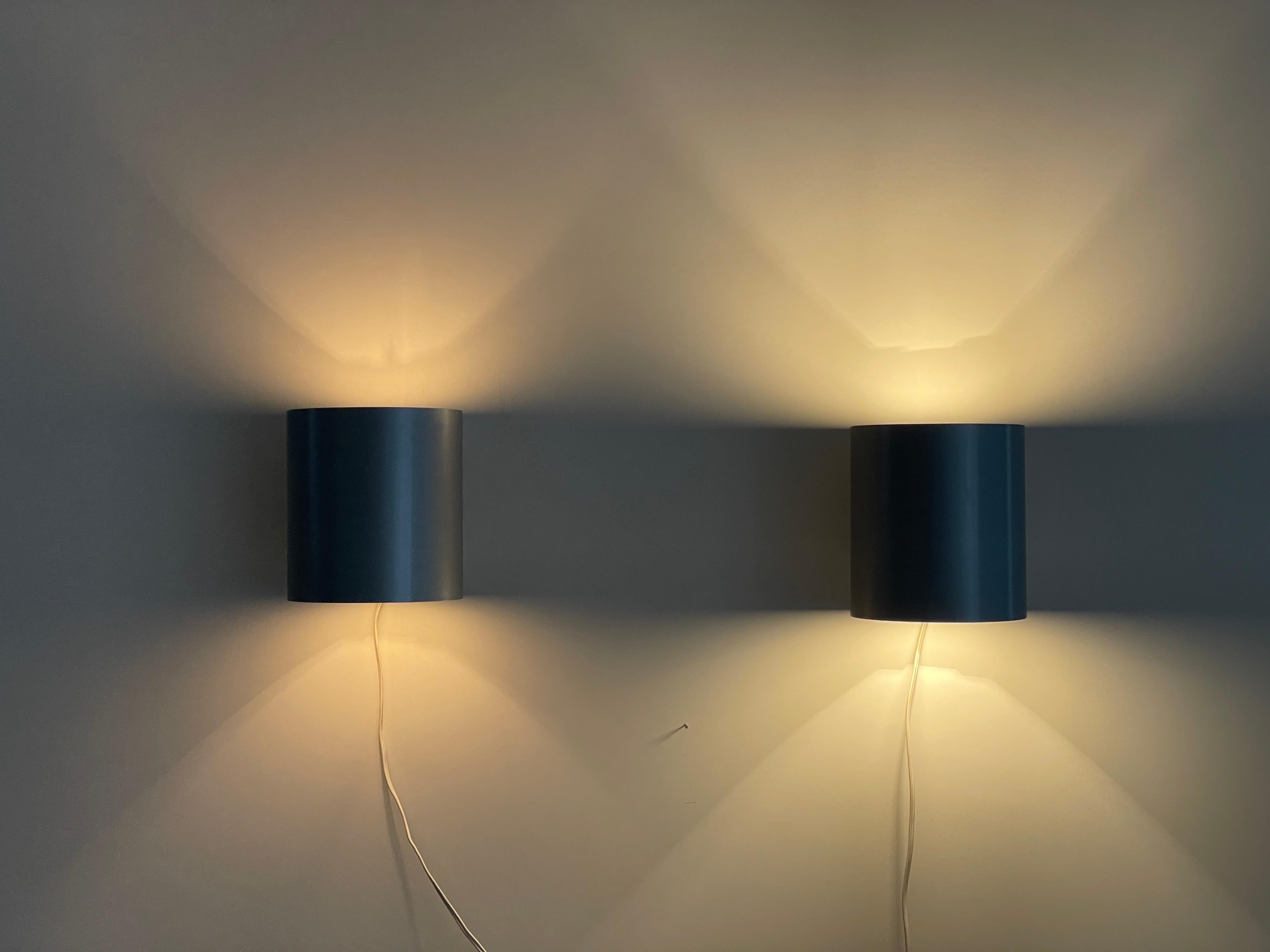 Coppia di lampade rotonde in metallo grigio, anni '60, Germania in vendita 2