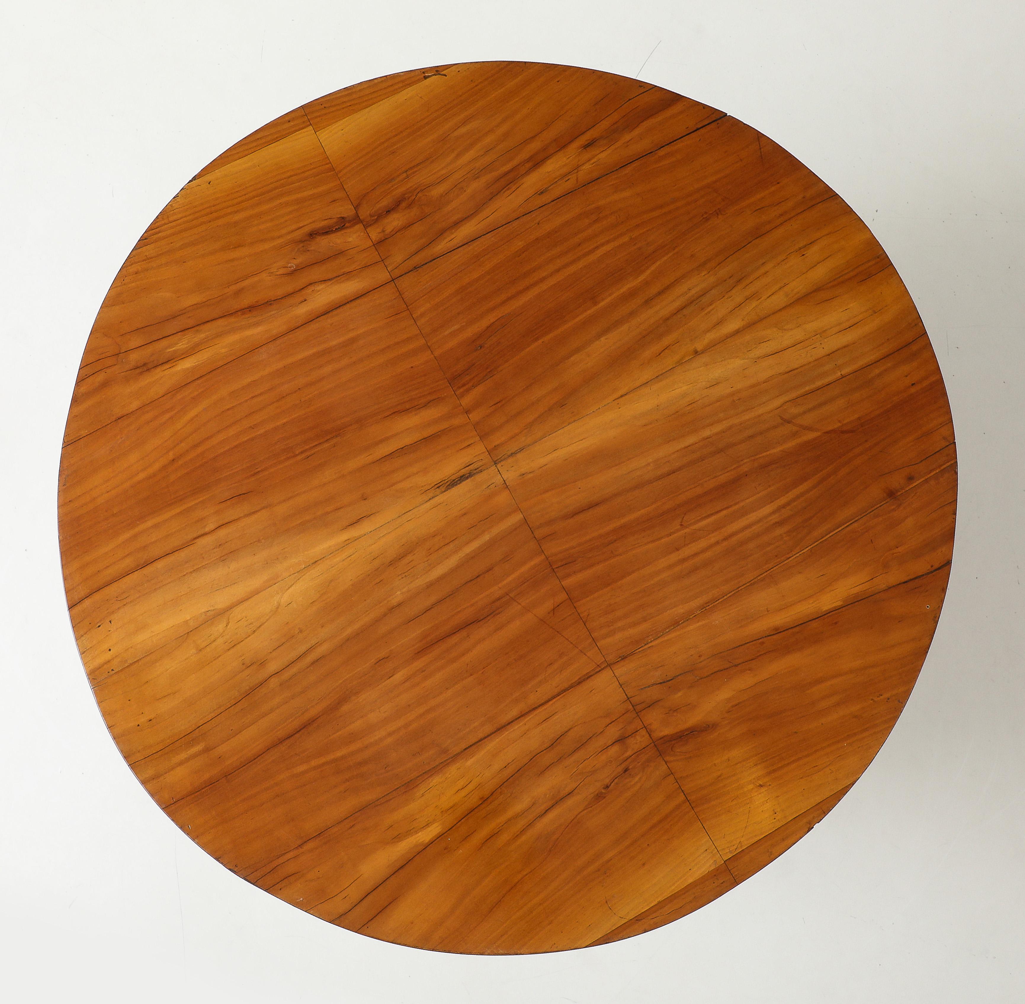 Round Gueridon Table from France In Excellent Condition For Sale In New York, NY
