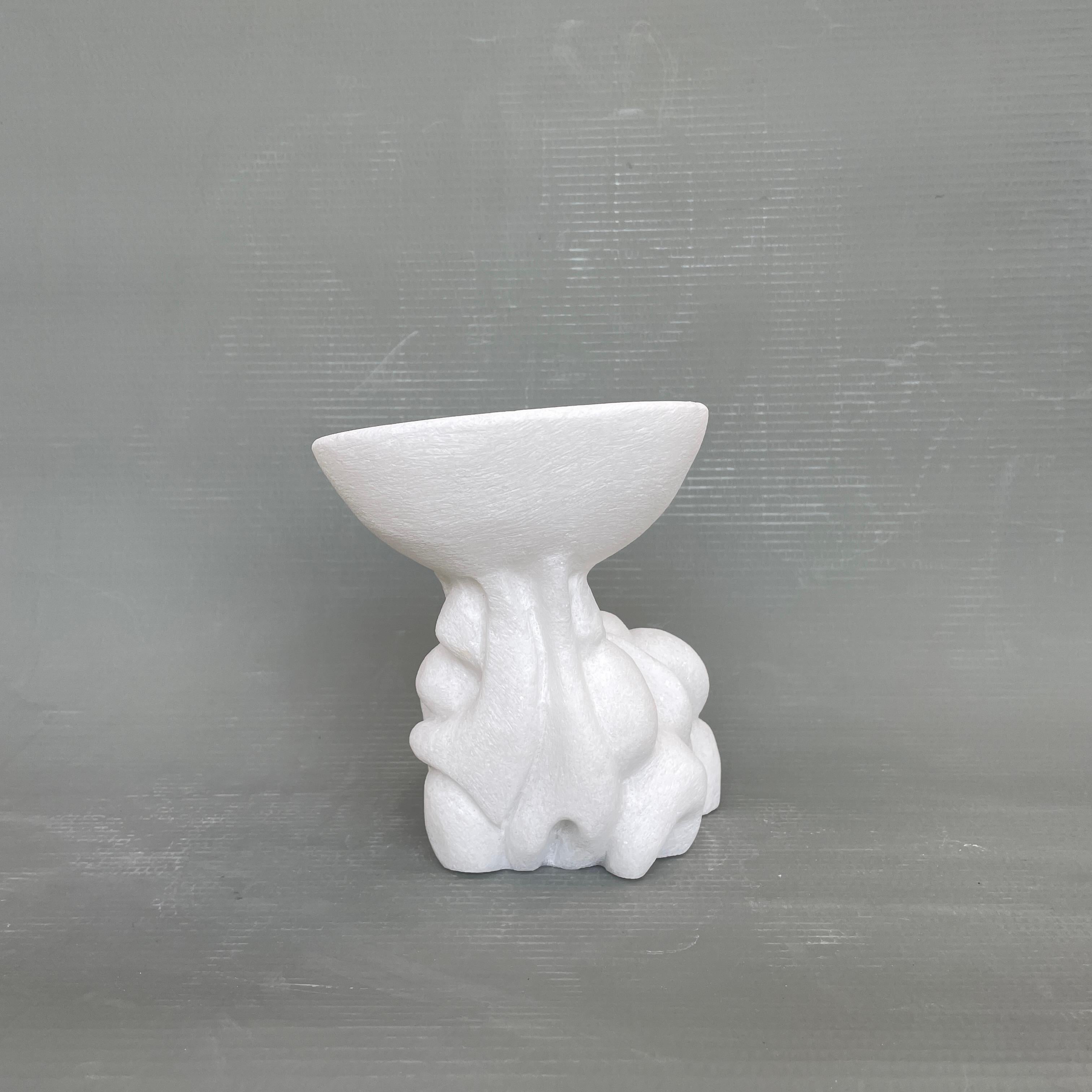 Round Hand Carved Marble Vessel by Tom Von Kaenel In New Condition For Sale In Geneve, CH