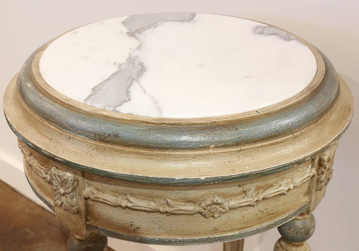 Italian Round Hand-Carved Occasional Table with White Marble Top For Sale