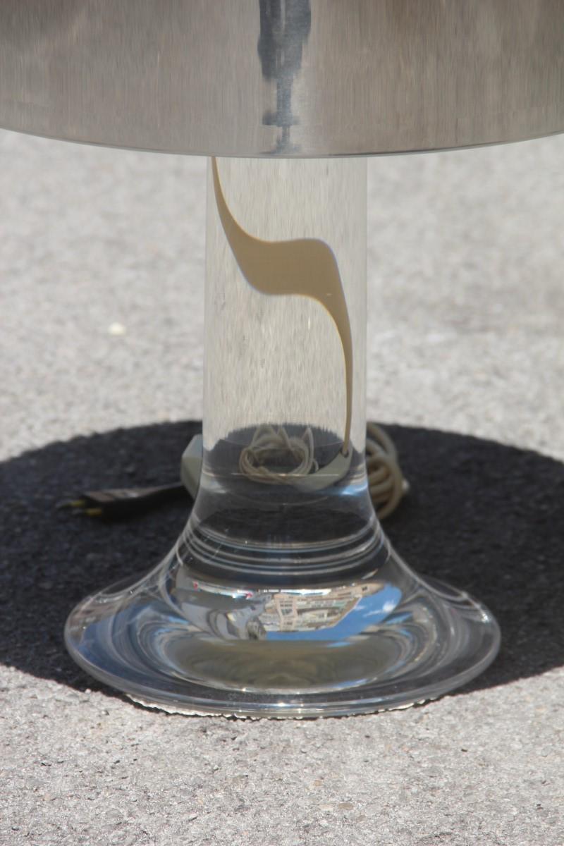 Lámpara de mesa Harvey Guzzini redonda Lucita Acero Diseño italiano Años 70 Plata en Bueno estado para la venta en Palermo, Sicily
