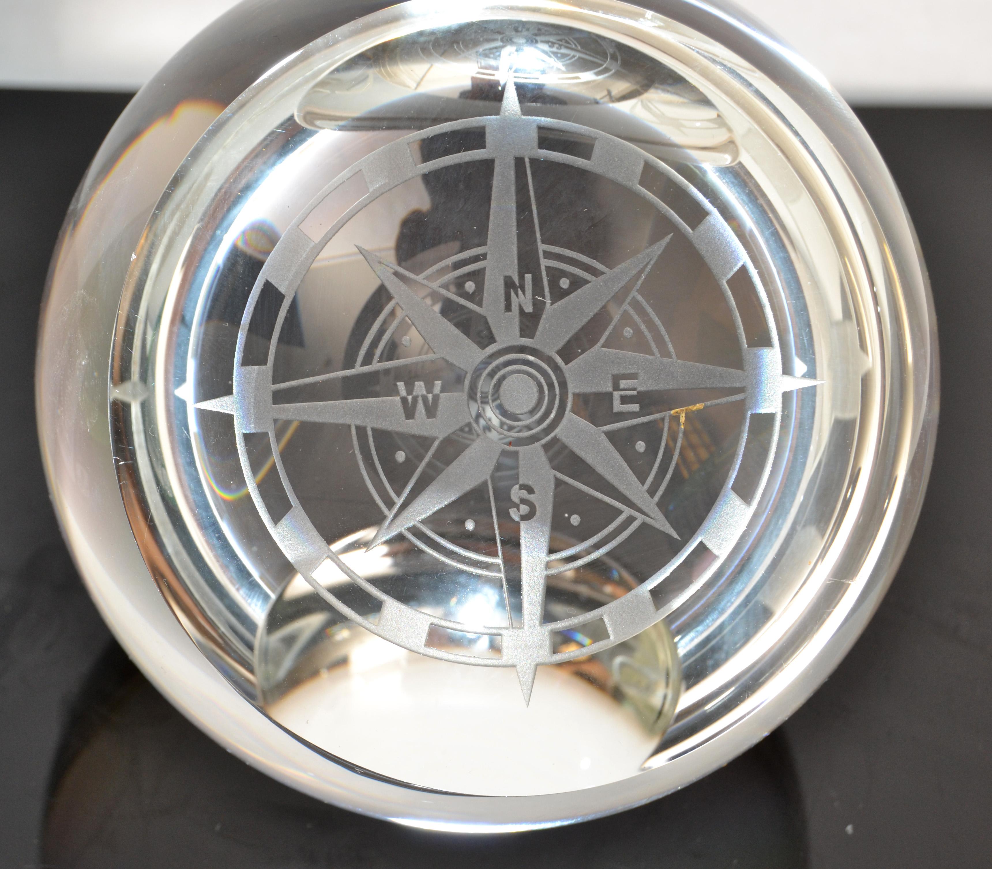 Mid-Century Modern Round Heavy Murano Clear Glass Etched Compass Paperweight Magnifying Glass 1970 