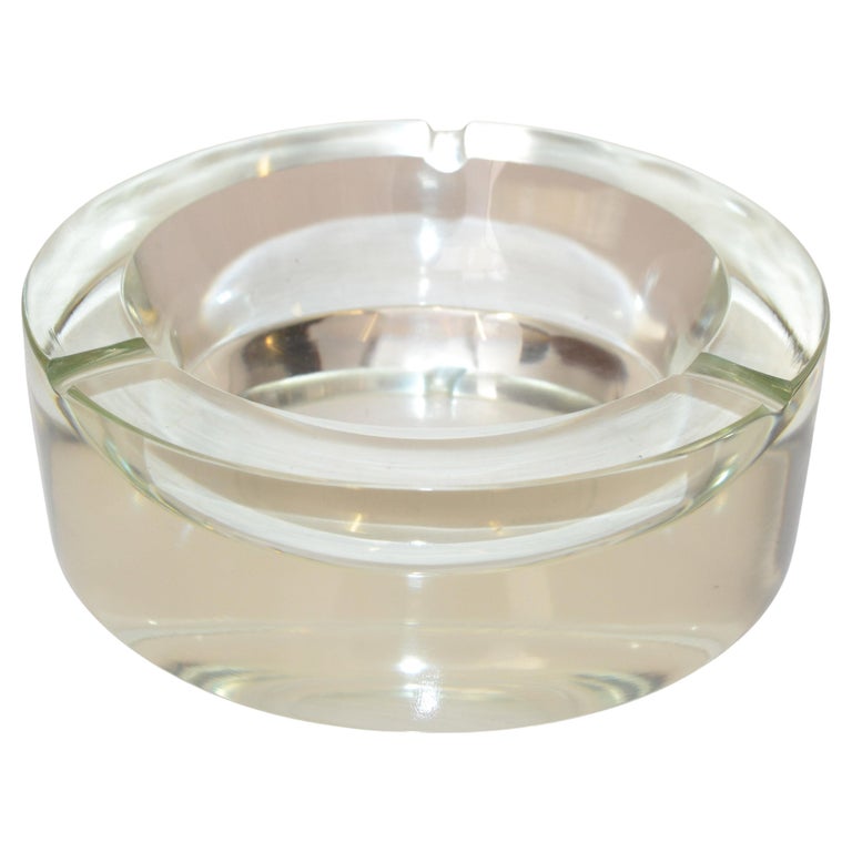 Mid-Century Modern Murano attributed heavy glass ashtray made in Italy in the late 1960s.
In very good vintage condition, no chips or damages. 
 
 