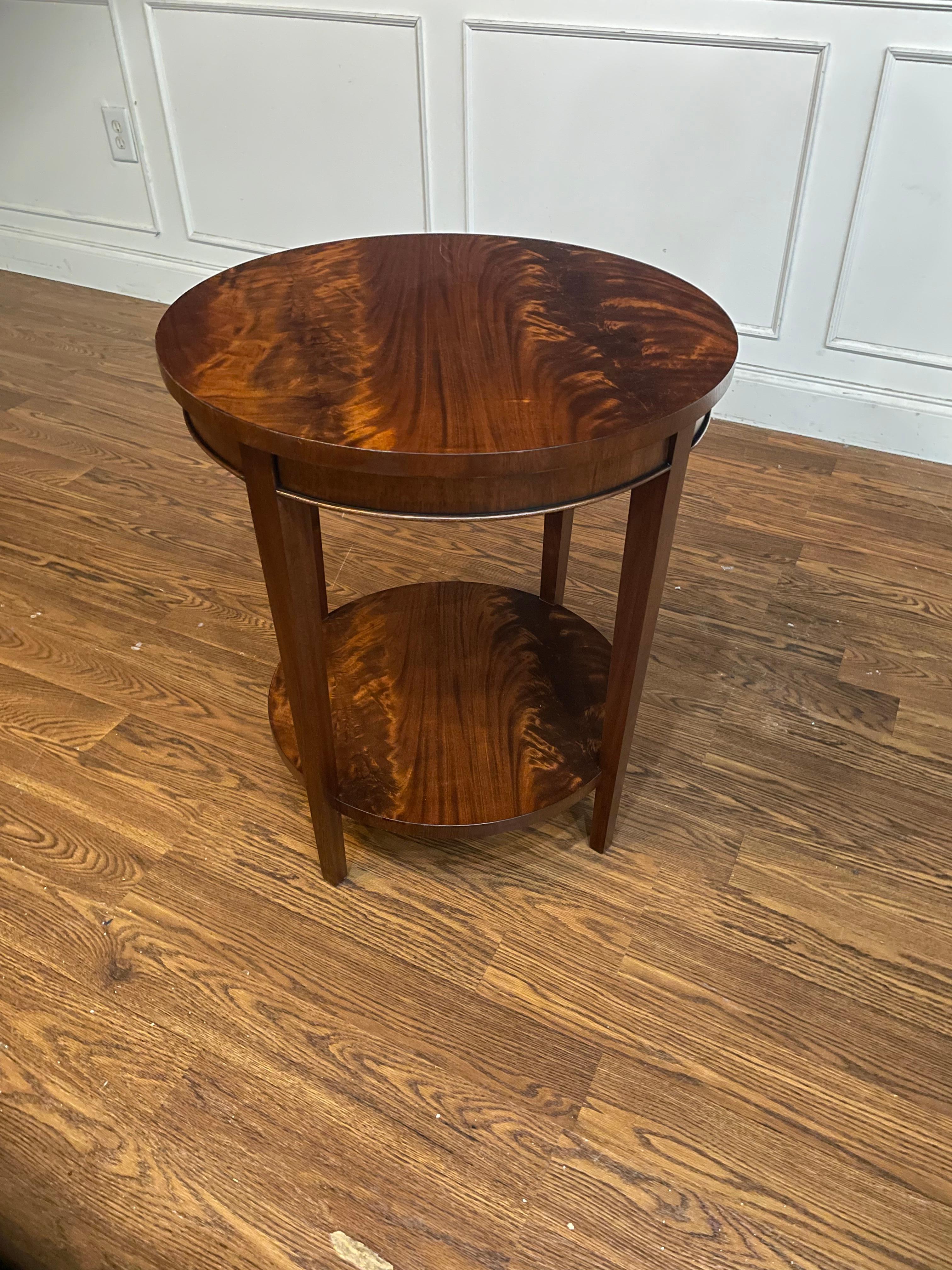 Round Hepplewhite Style Mahogany Side Table In New Condition For Sale In Suwanee, GA