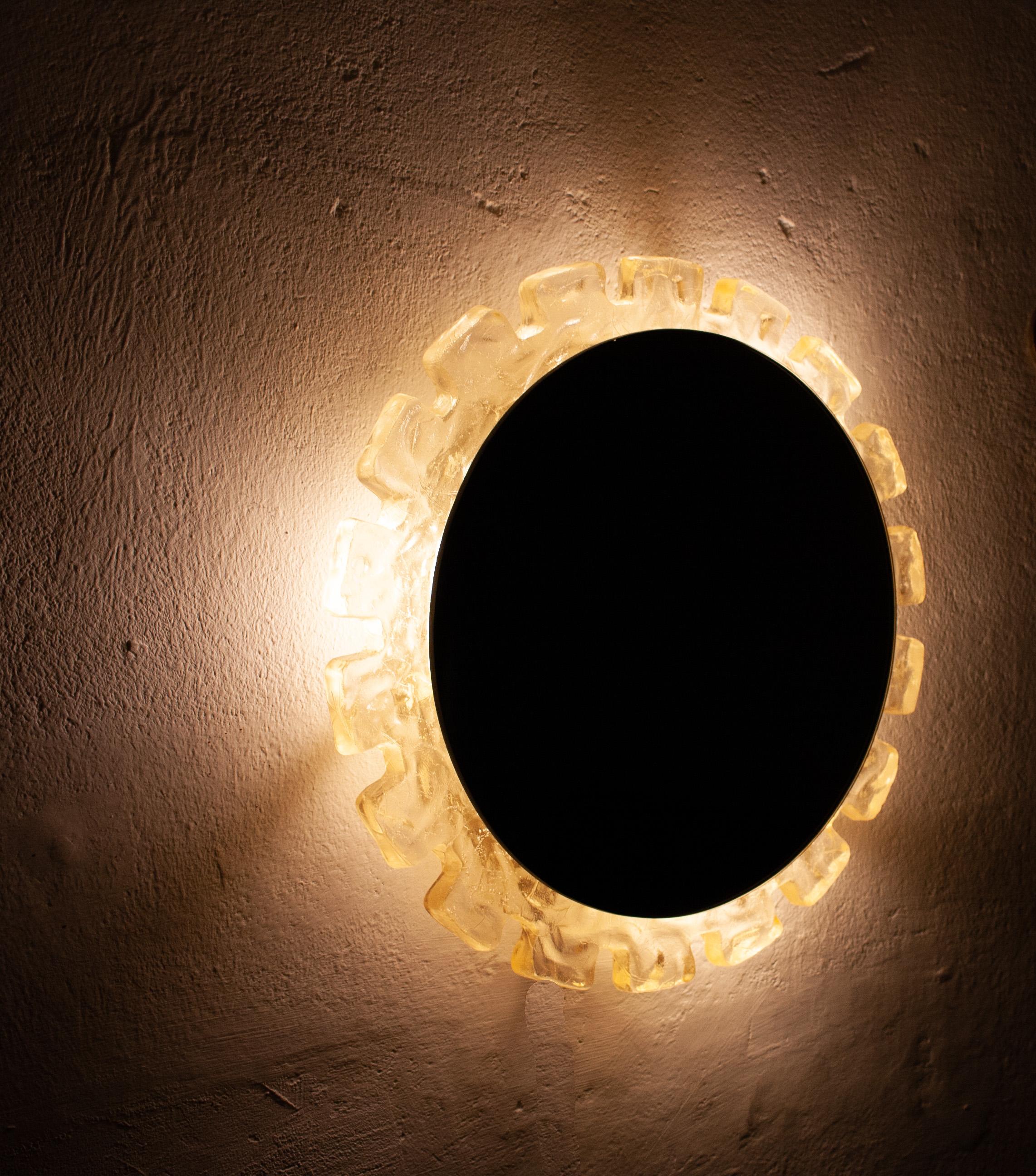 Acrylic Round Hillebrand Wall Mirror with Backlight