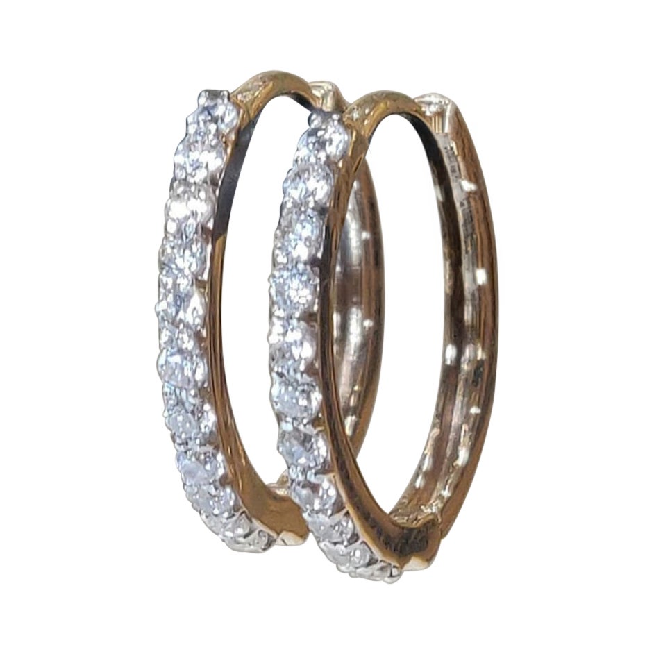 Boucles d'oreilles rondes en argent 925 Boucles d'oreilles Huggie en Moissanite pour femmes.
