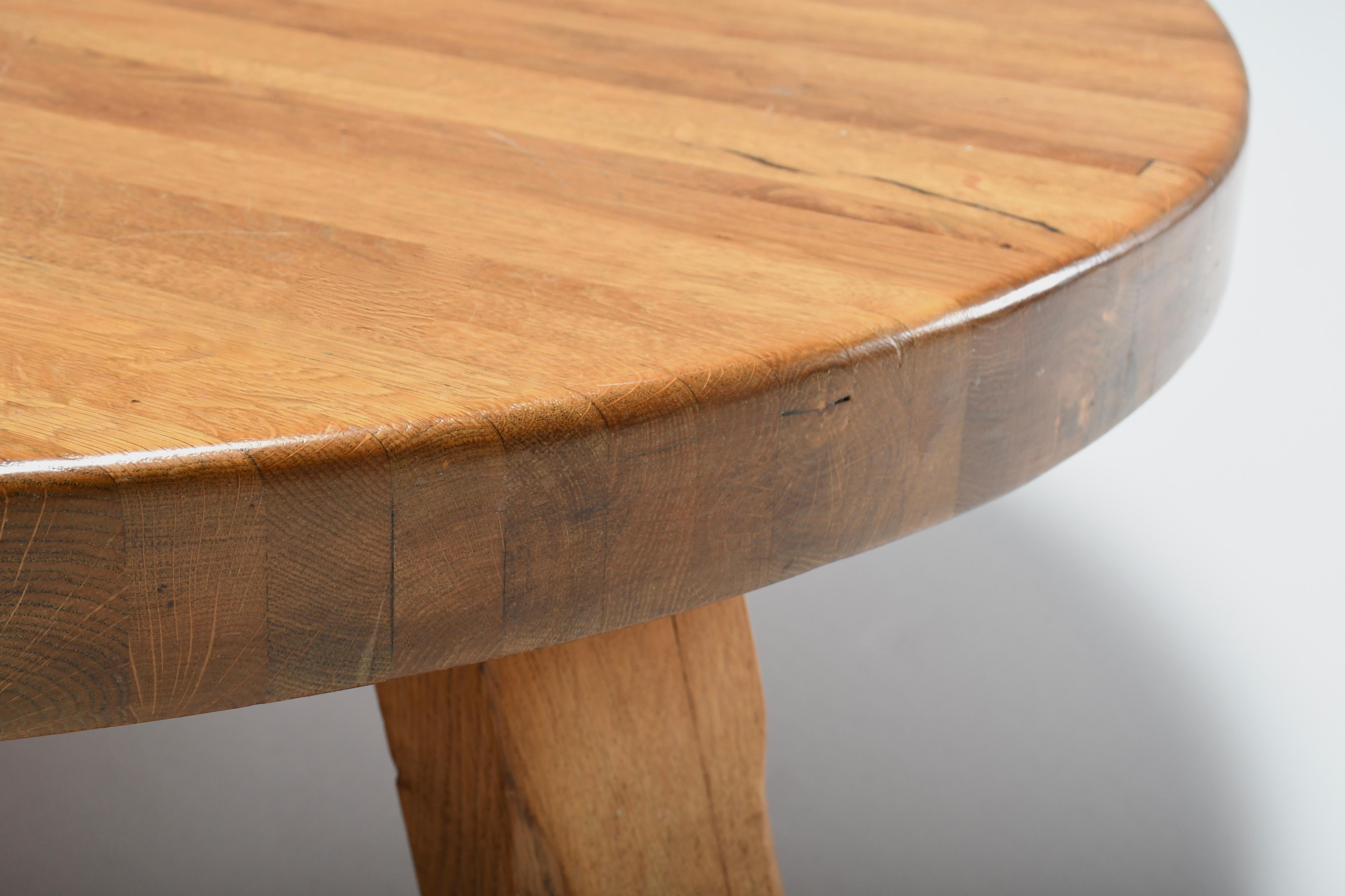 Brutalist Round Impressive French Artisan Coffee Table in Solid Oak, 1960s For Sale