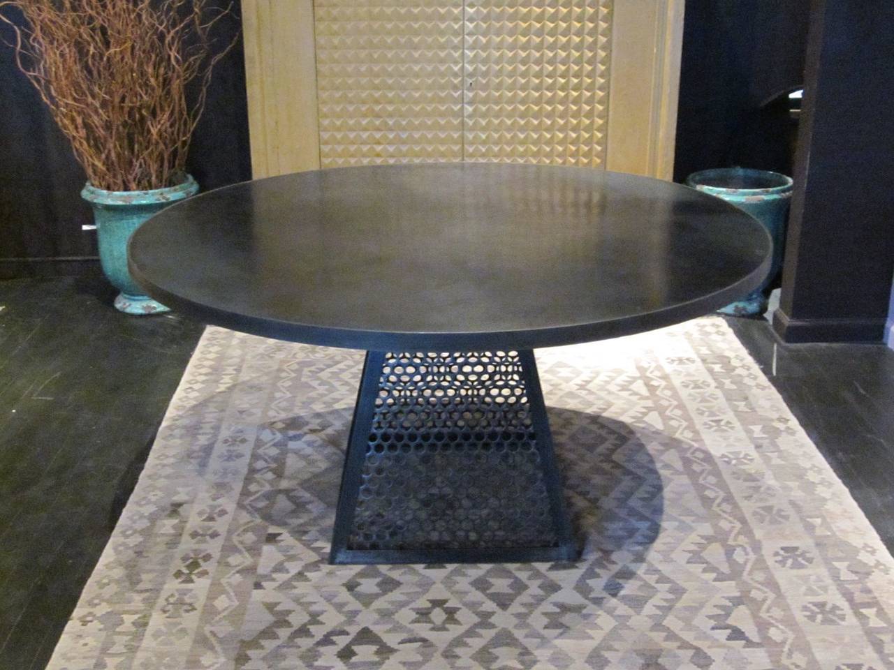 Round Industrial Steel Dining Table, Contemporary In New Condition In New York, NY