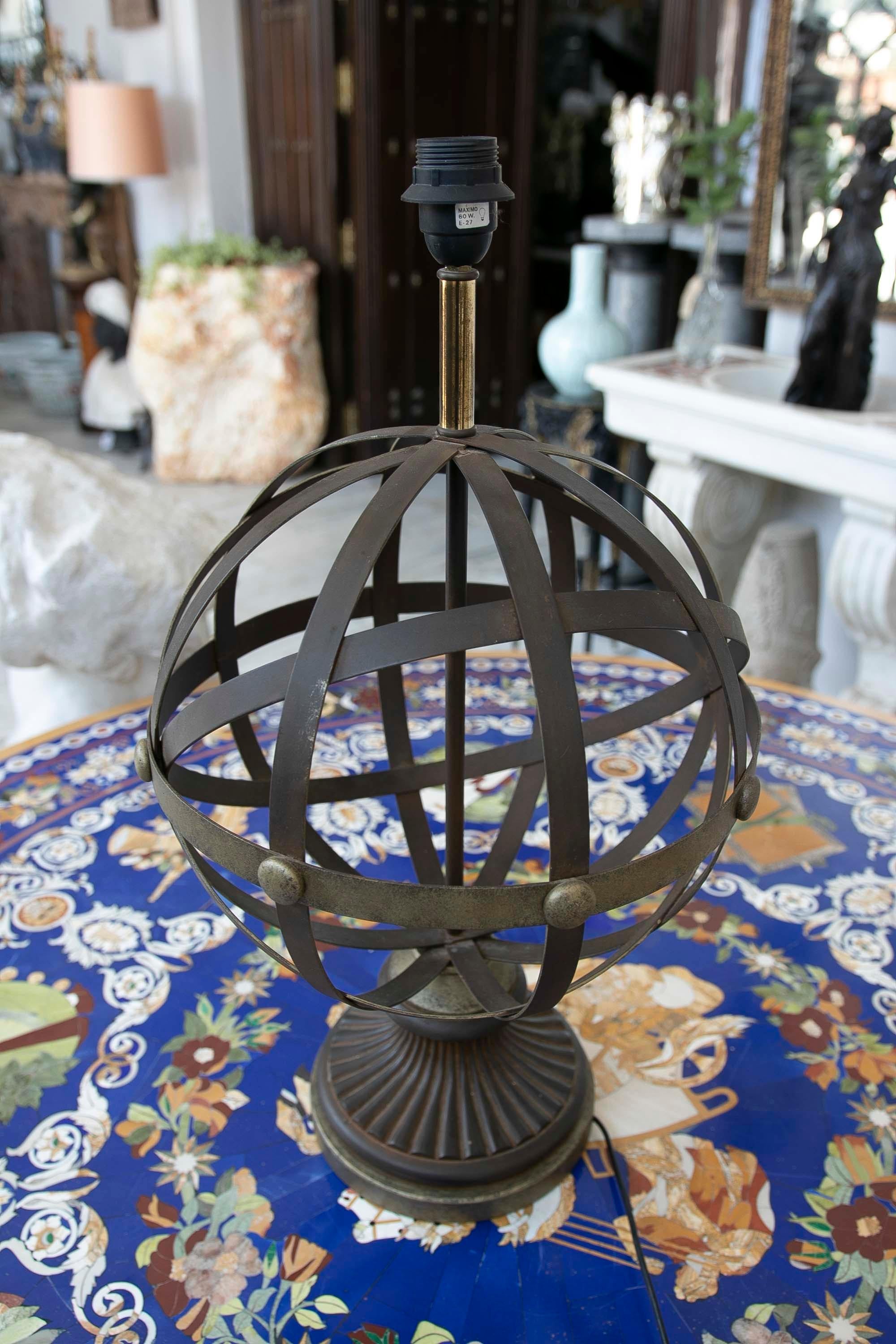 Round Iron Table Lamp with Circular Base For Sale 8