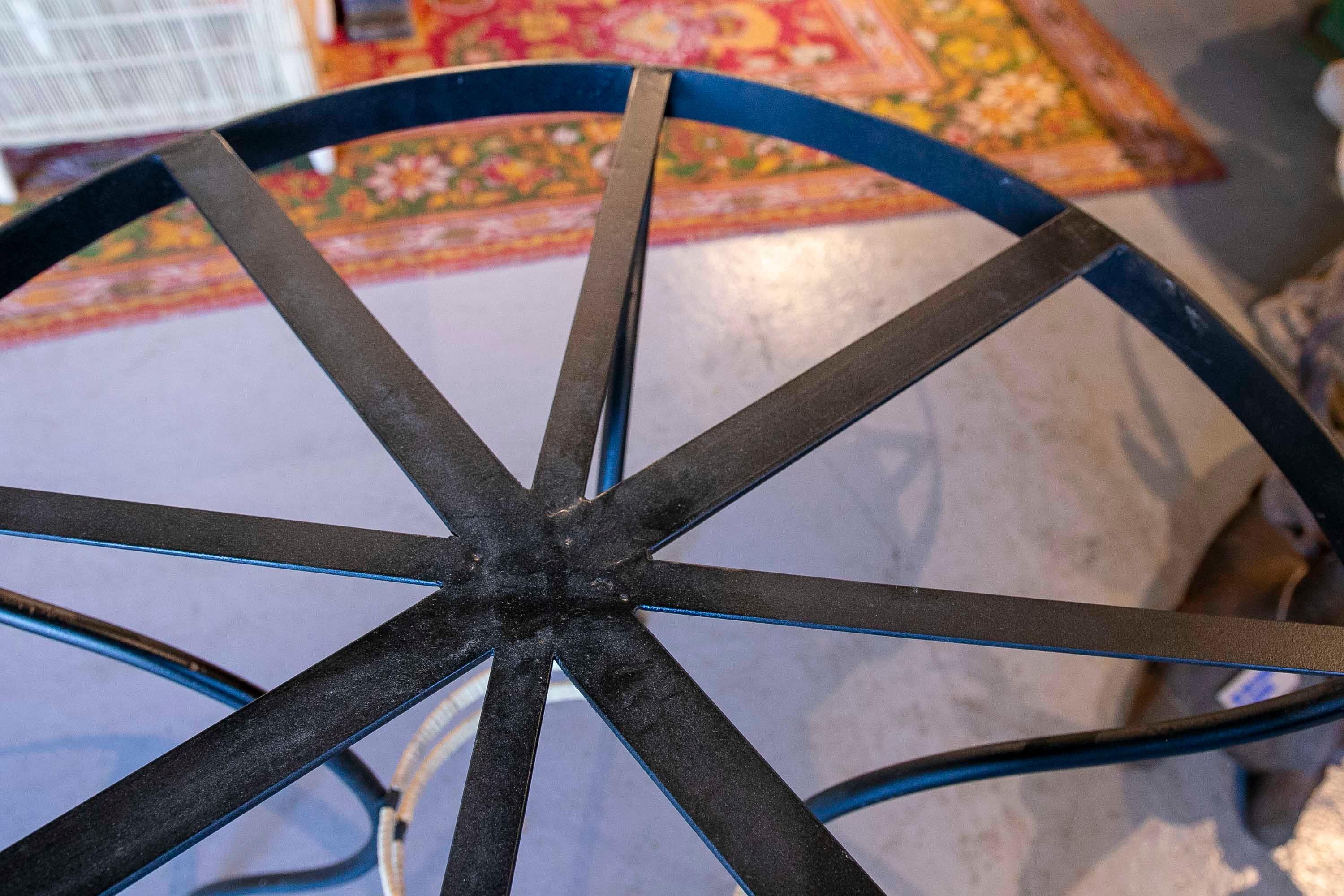 Round Iron Table with Wicker Decoration on the Base For Sale 5