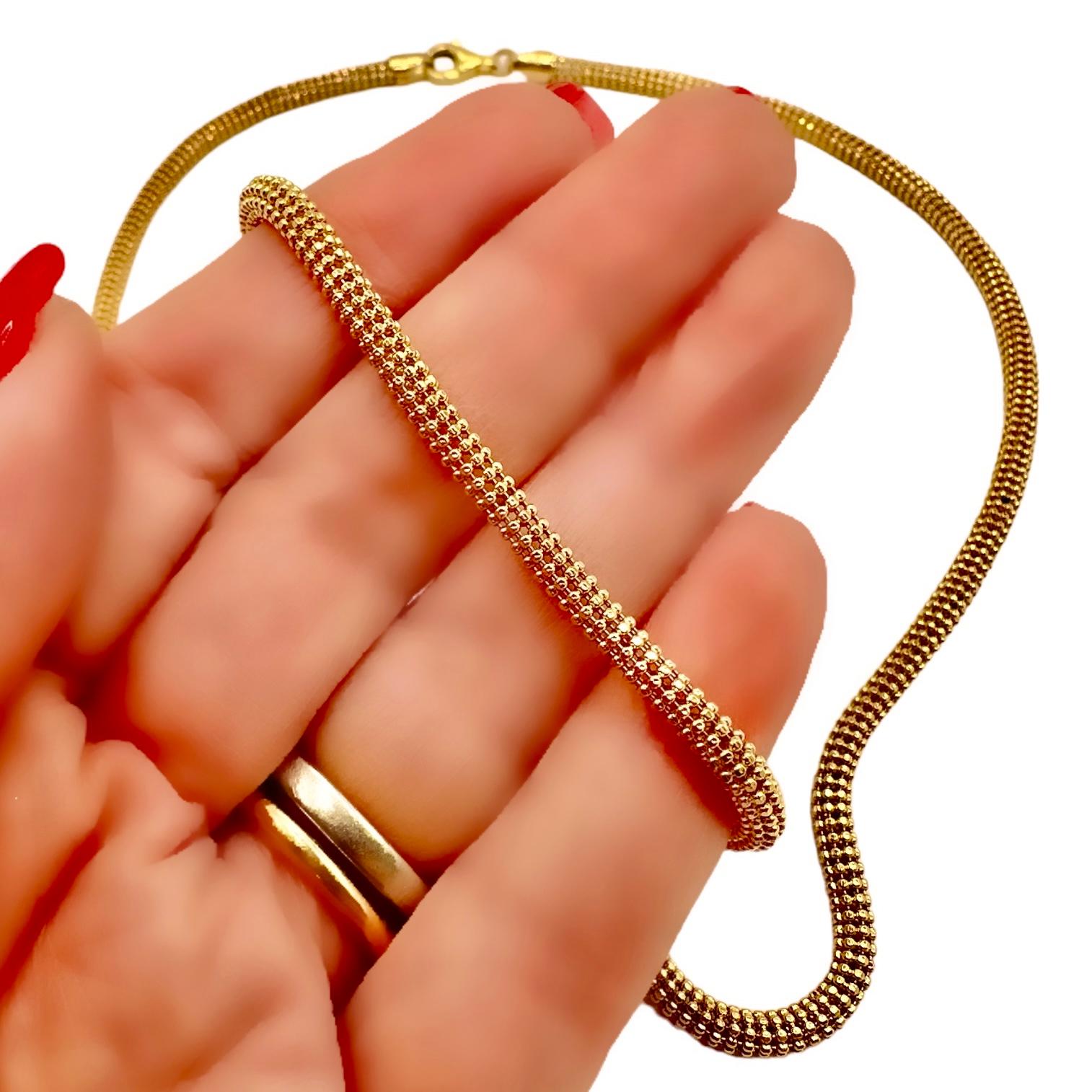 Women's Round Italian 14K Yellow Gold Flexible Neck Chain For Sale