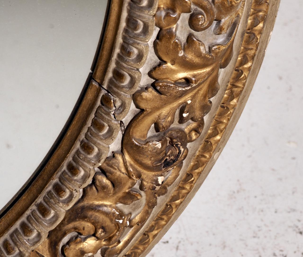 Round Italian Carved Mirror, 19th C In Good Condition For Sale In Aalsgaarde, DK