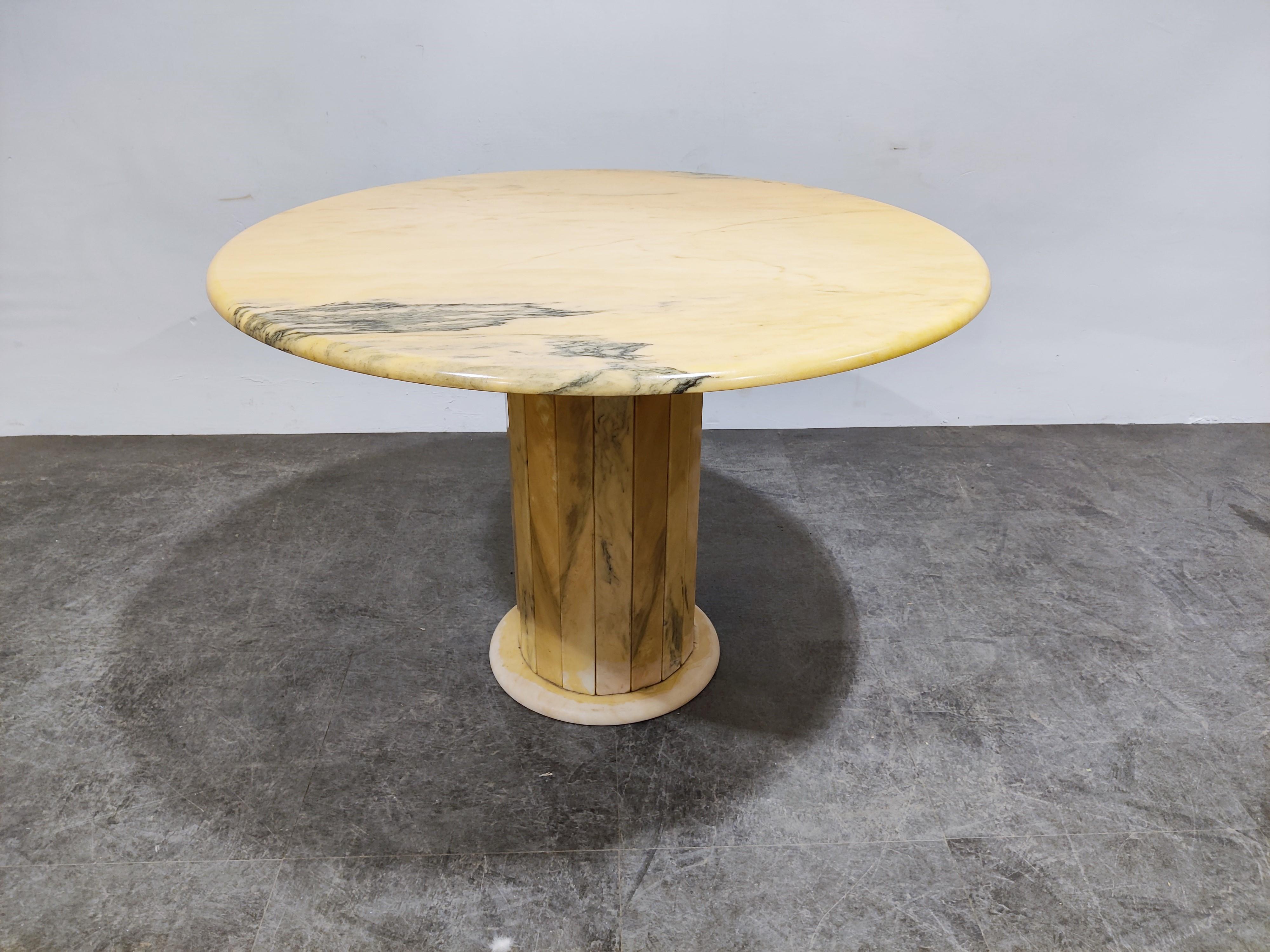 Round Italian Marble Center Table, 1970s 4