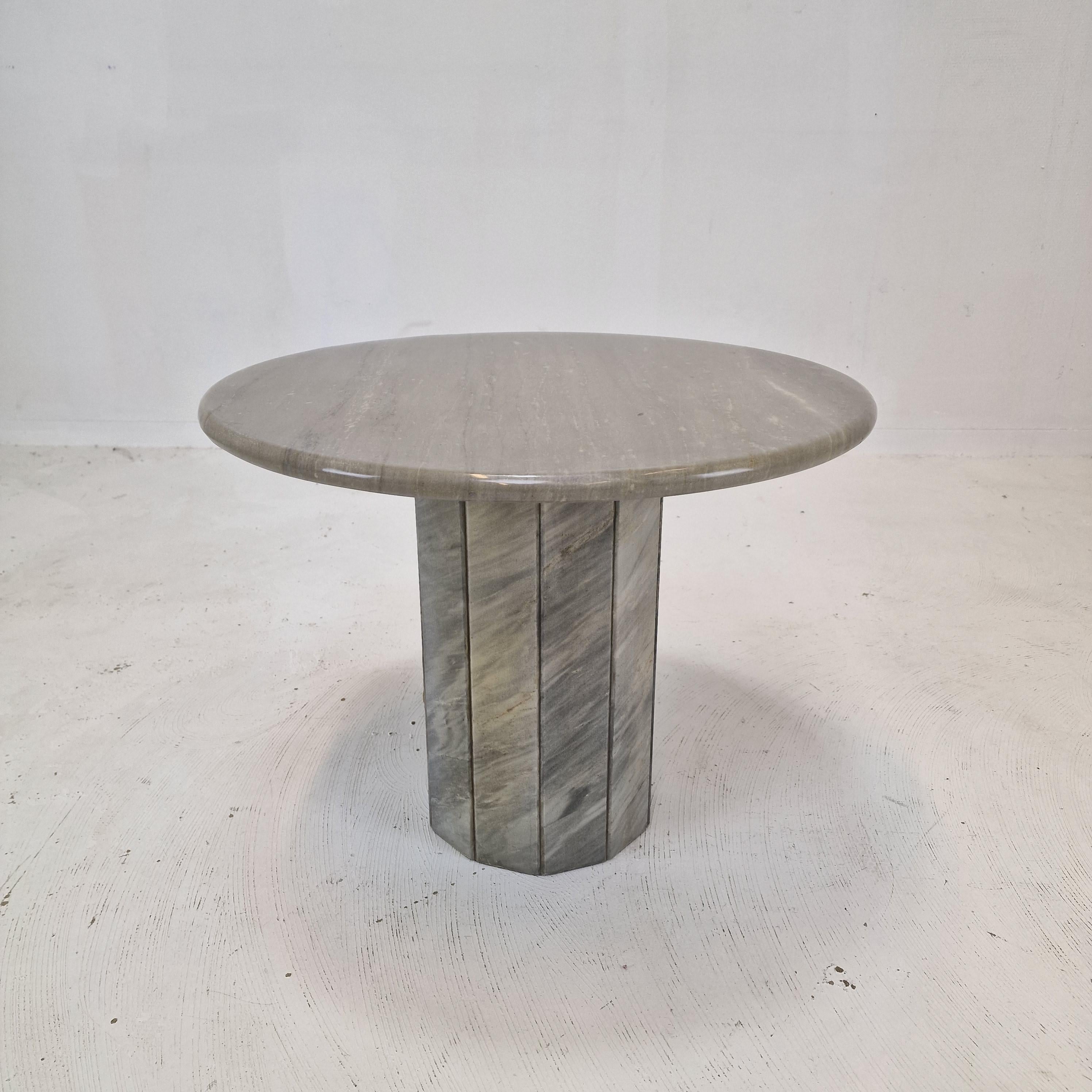 Round Italian Marble Coffee or Side Table, 1980's For Sale 5