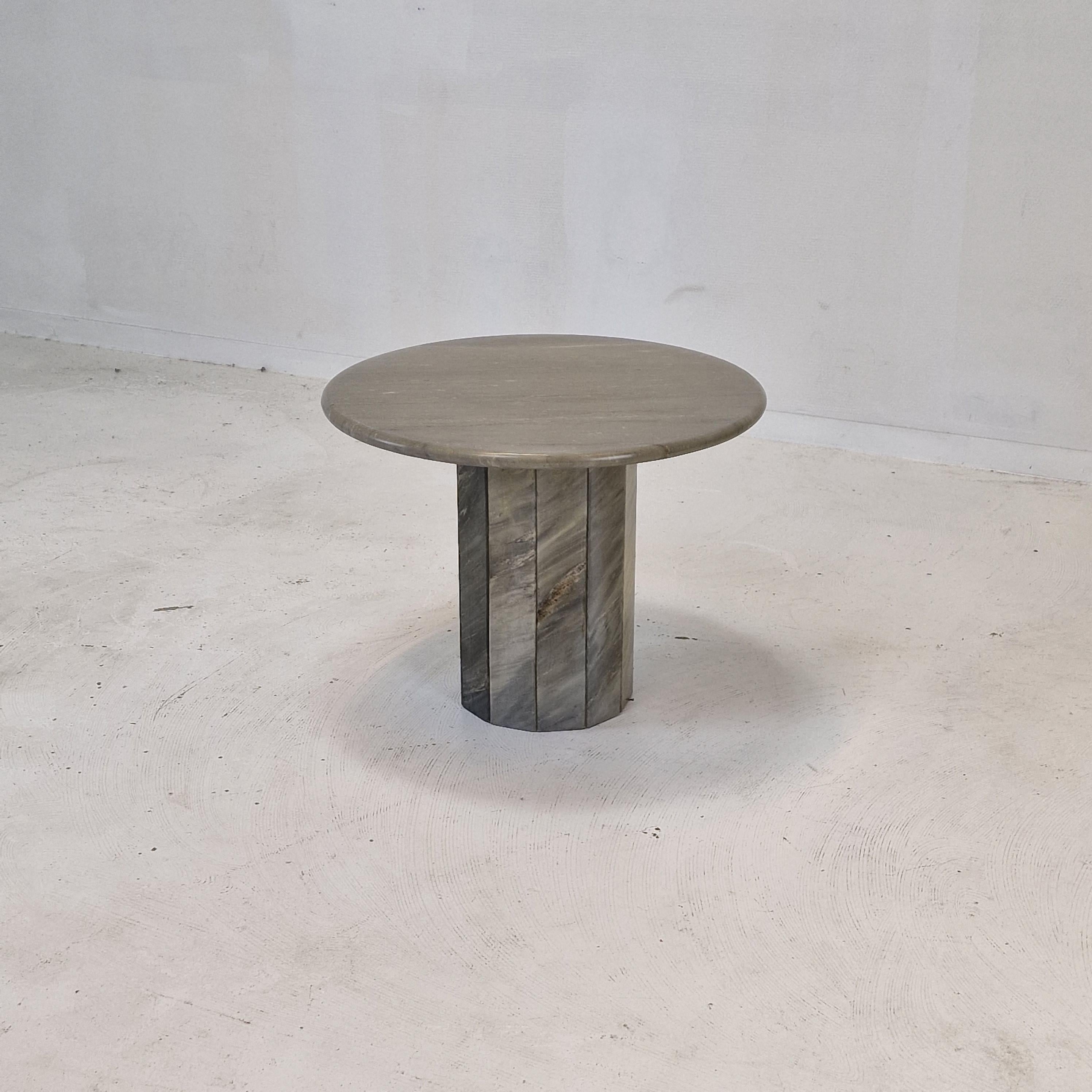 Round Italian Marble Coffee or Side Table, 1980's For Sale 8