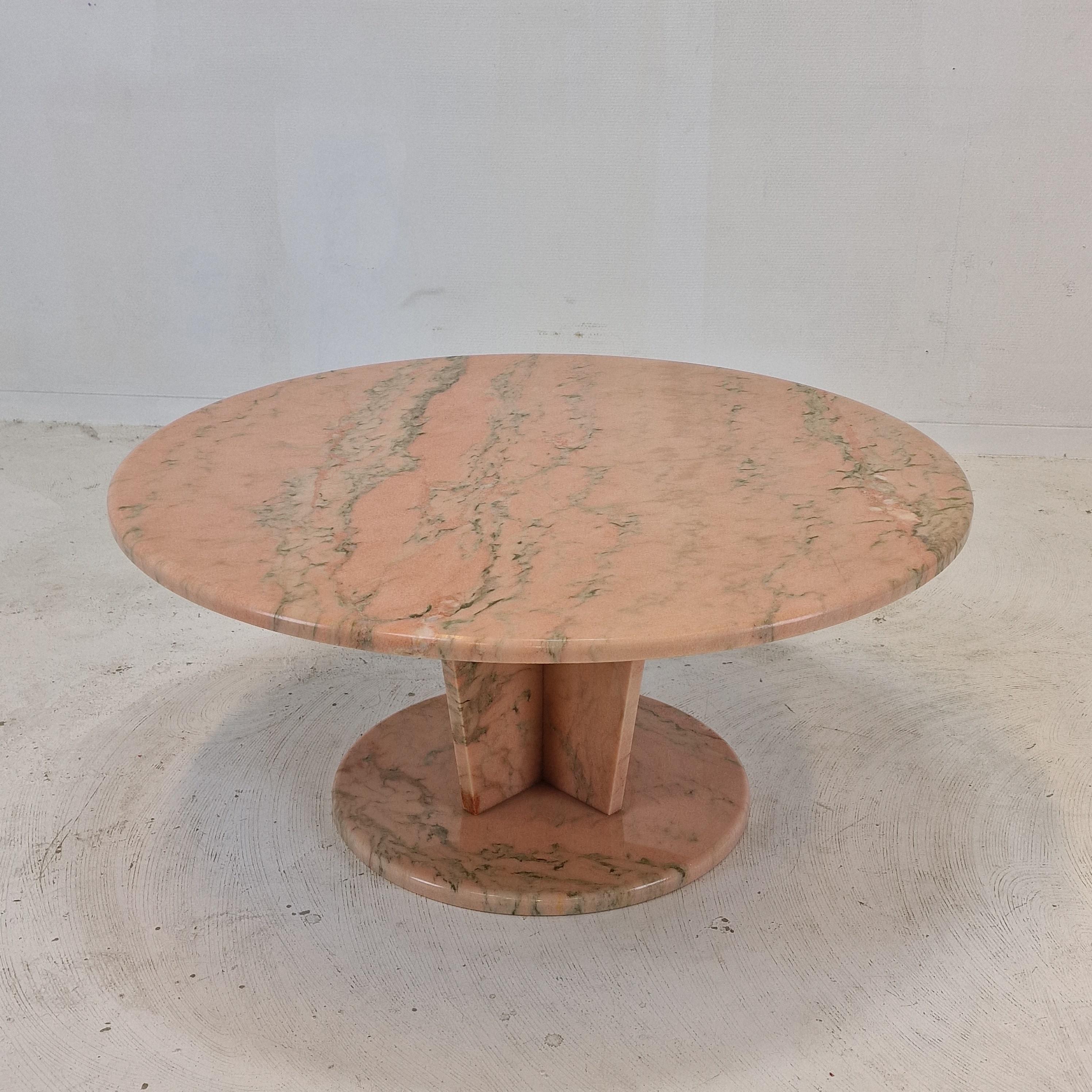 Mid-Century Modern Round Italian Marble Coffee or Side Table, 1980's For Sale