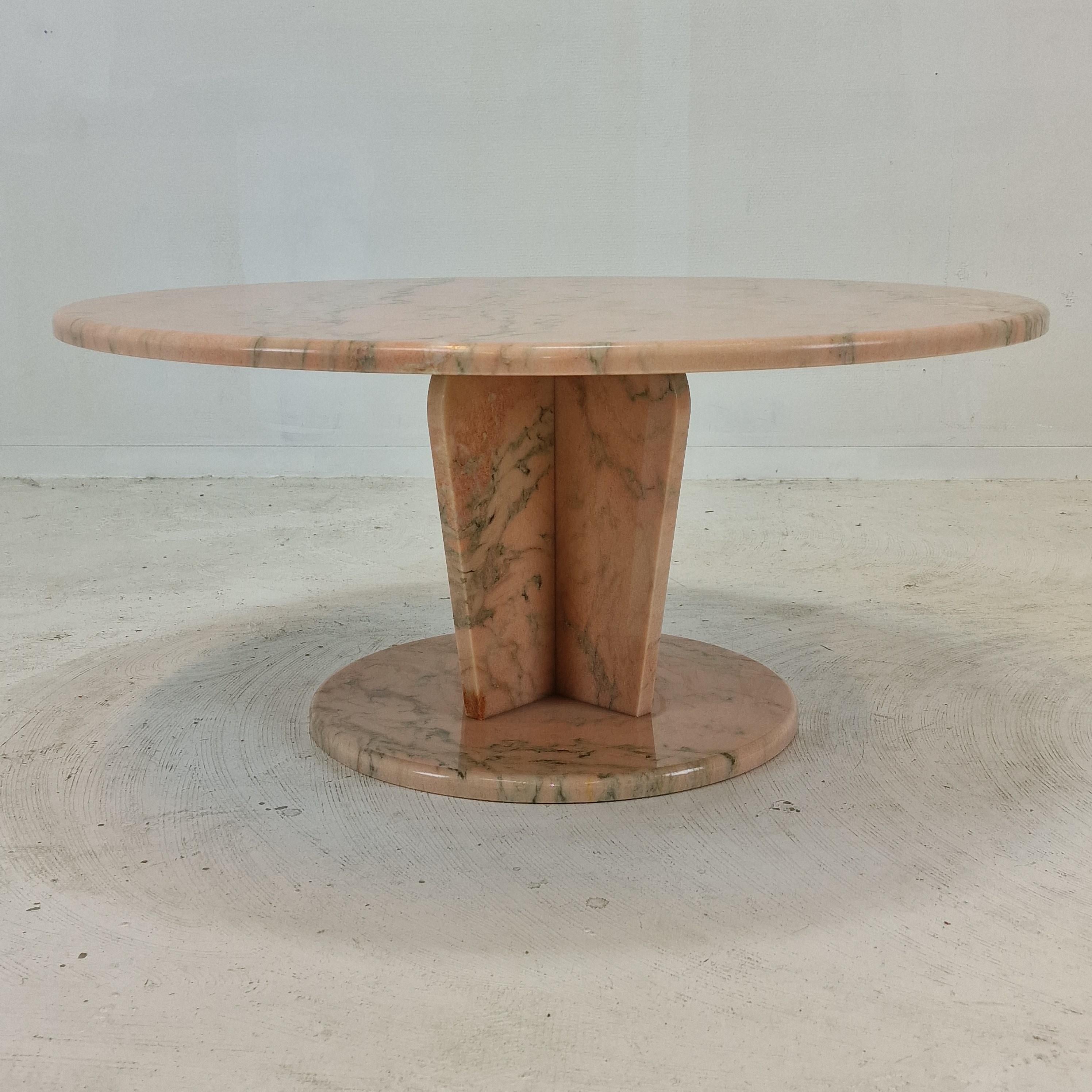 Round Italian Marble Coffee or Side Table, 1980's For Sale 1