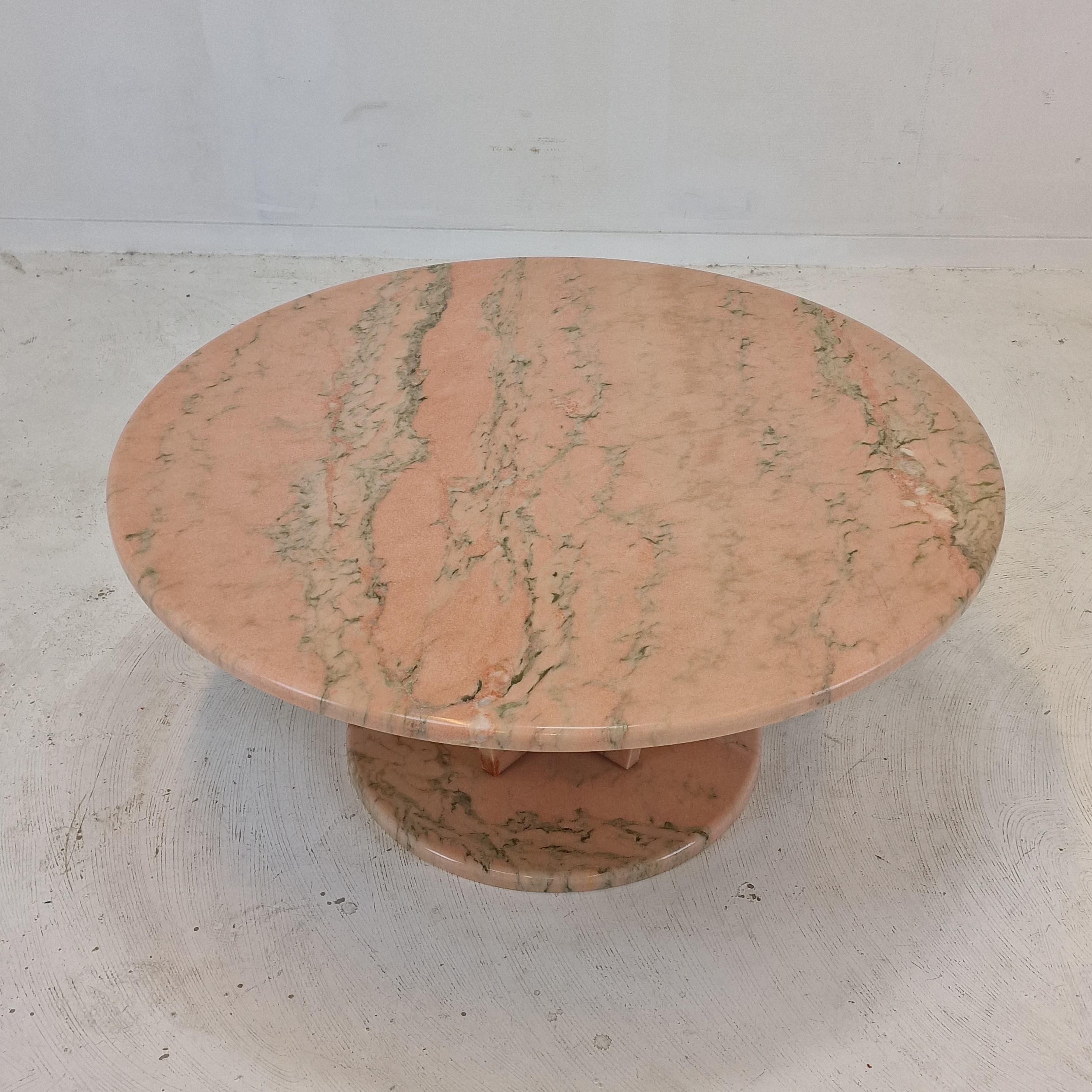 Round Italian Marble Coffee or Side Table, 1980's For Sale 2