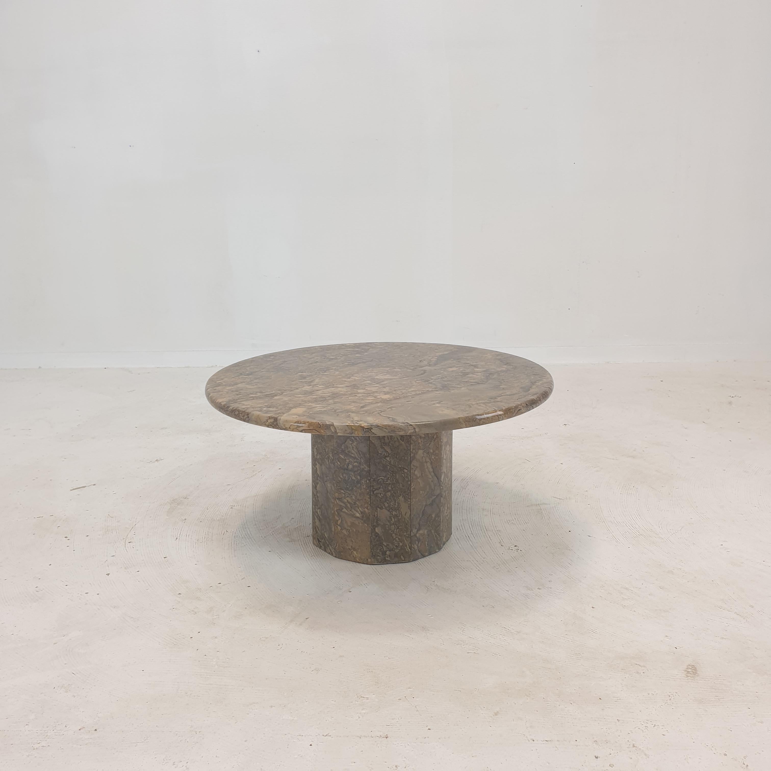 Mid-Century Modern Round Italian Marble Coffee Table, 1980's For Sale