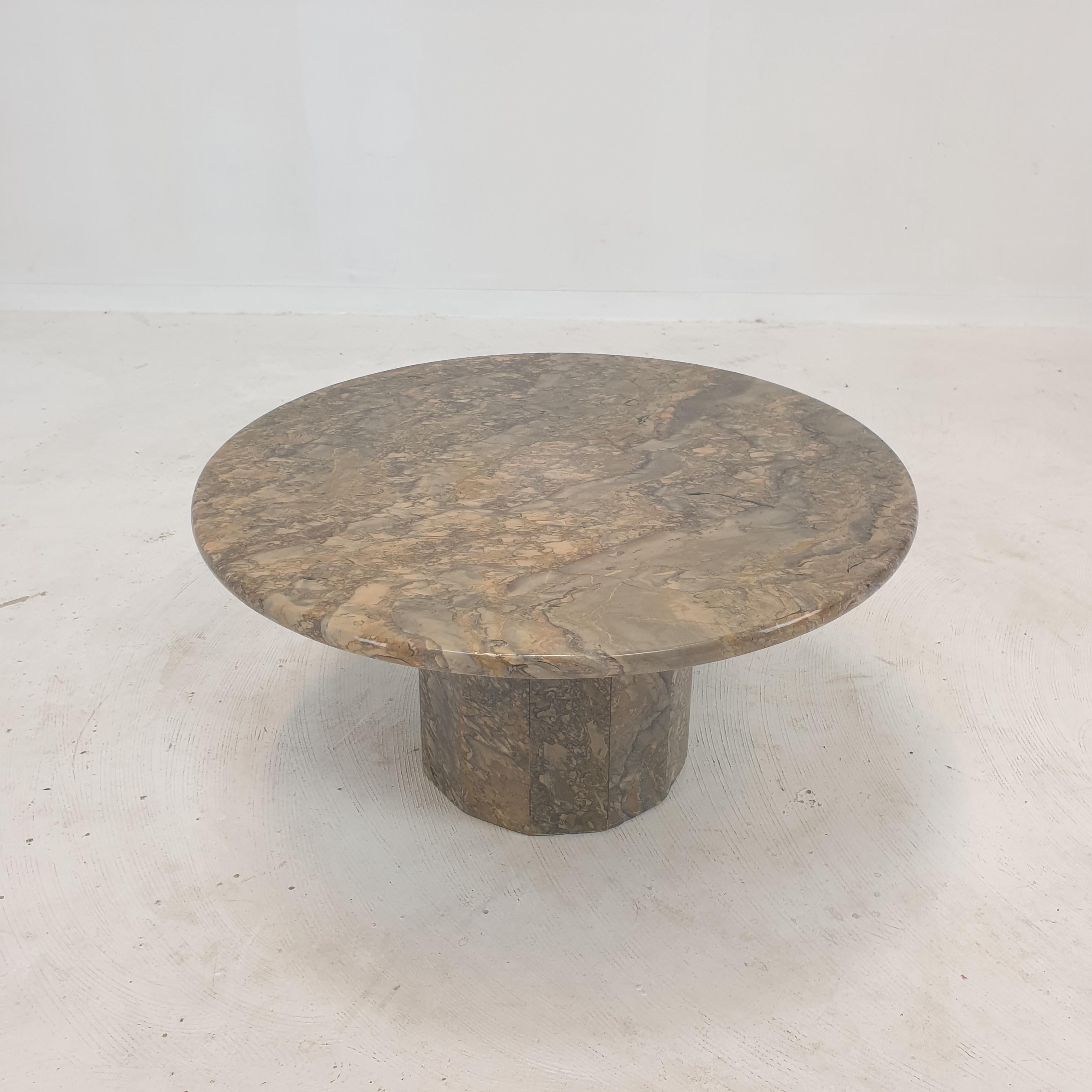 Late 20th Century Round Italian Marble Coffee Table, 1980's For Sale