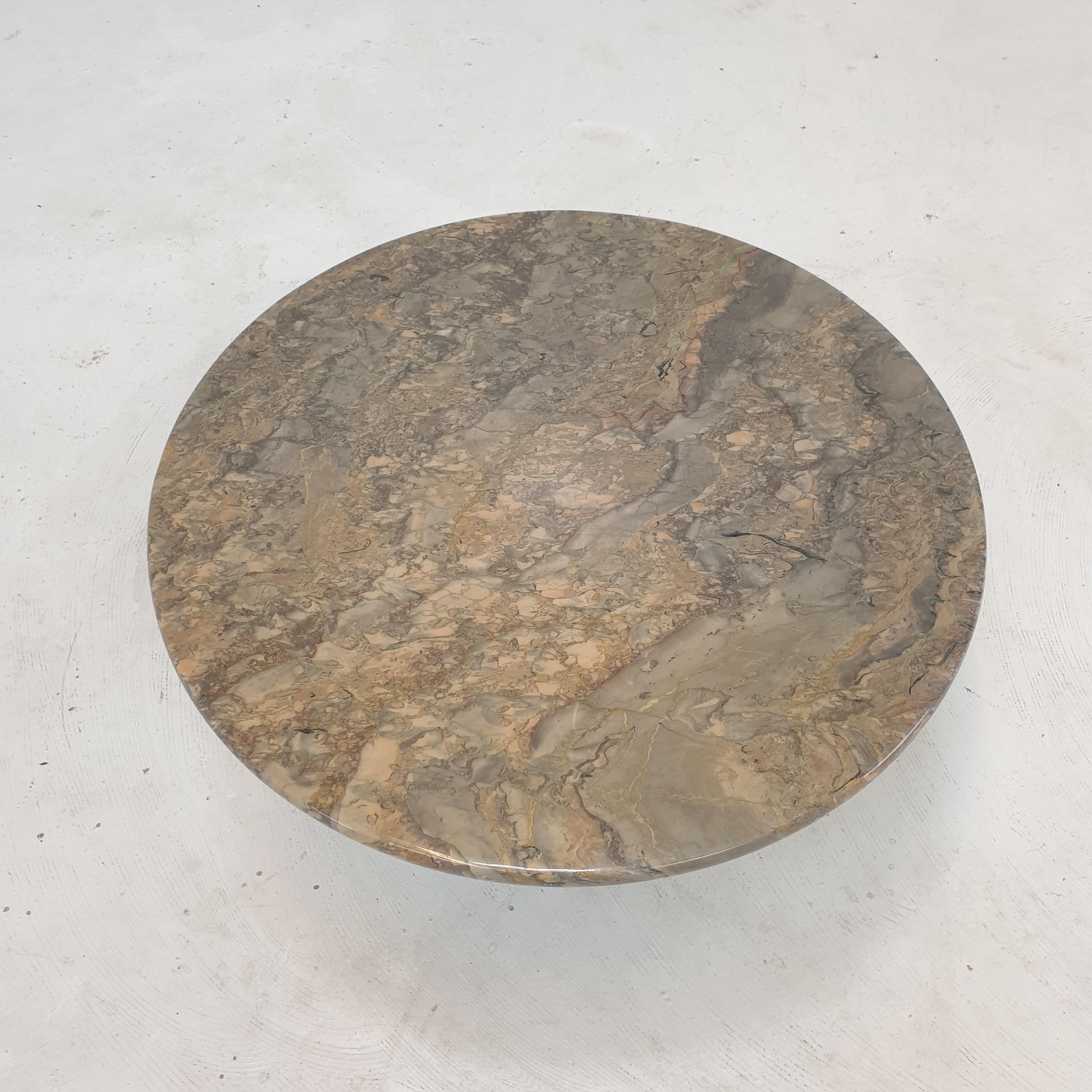 Round Italian Marble Coffee Table, 1980's For Sale 2