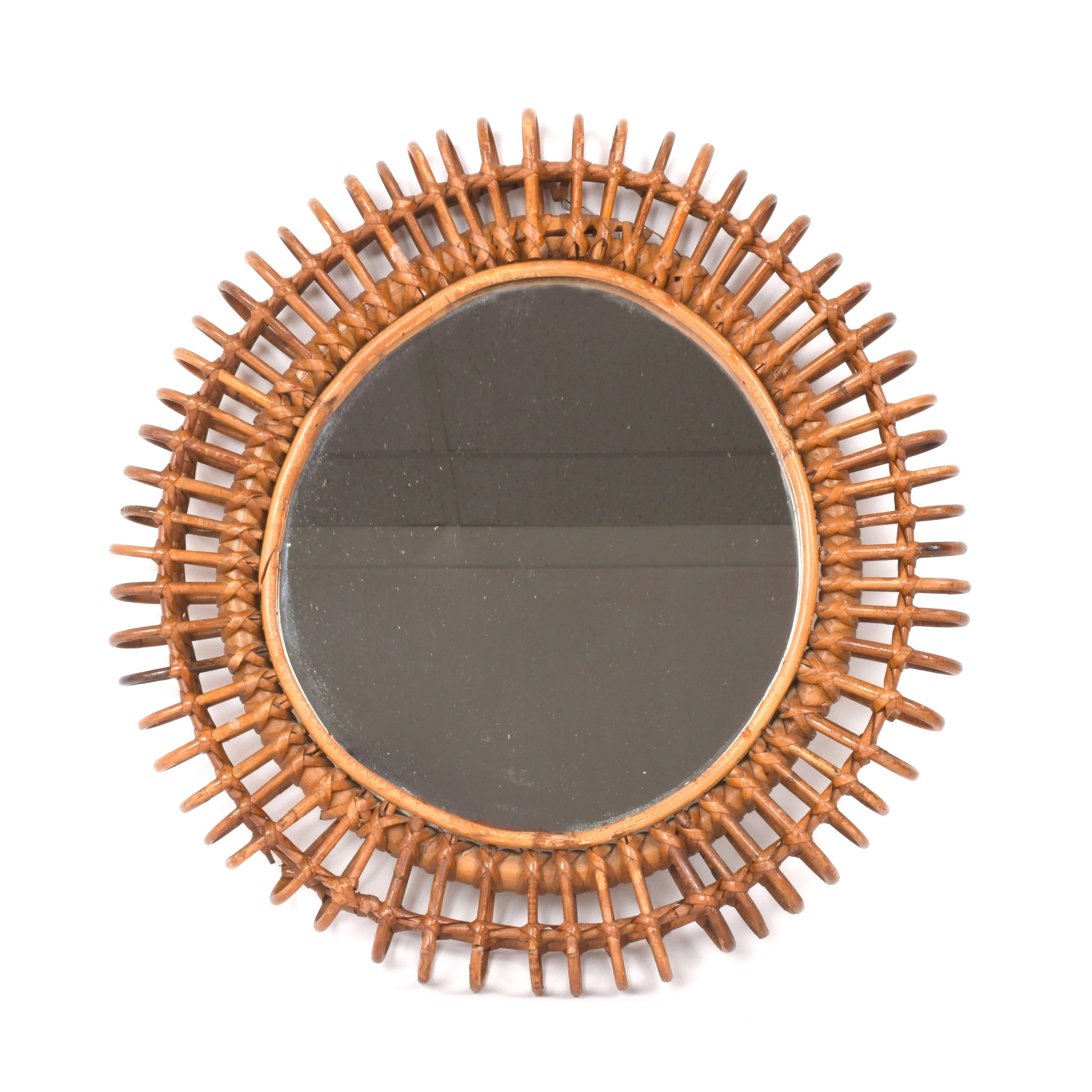 Round Italian rattan wall mirror attributed to Albini, 1970s, Mid-Century Modern.