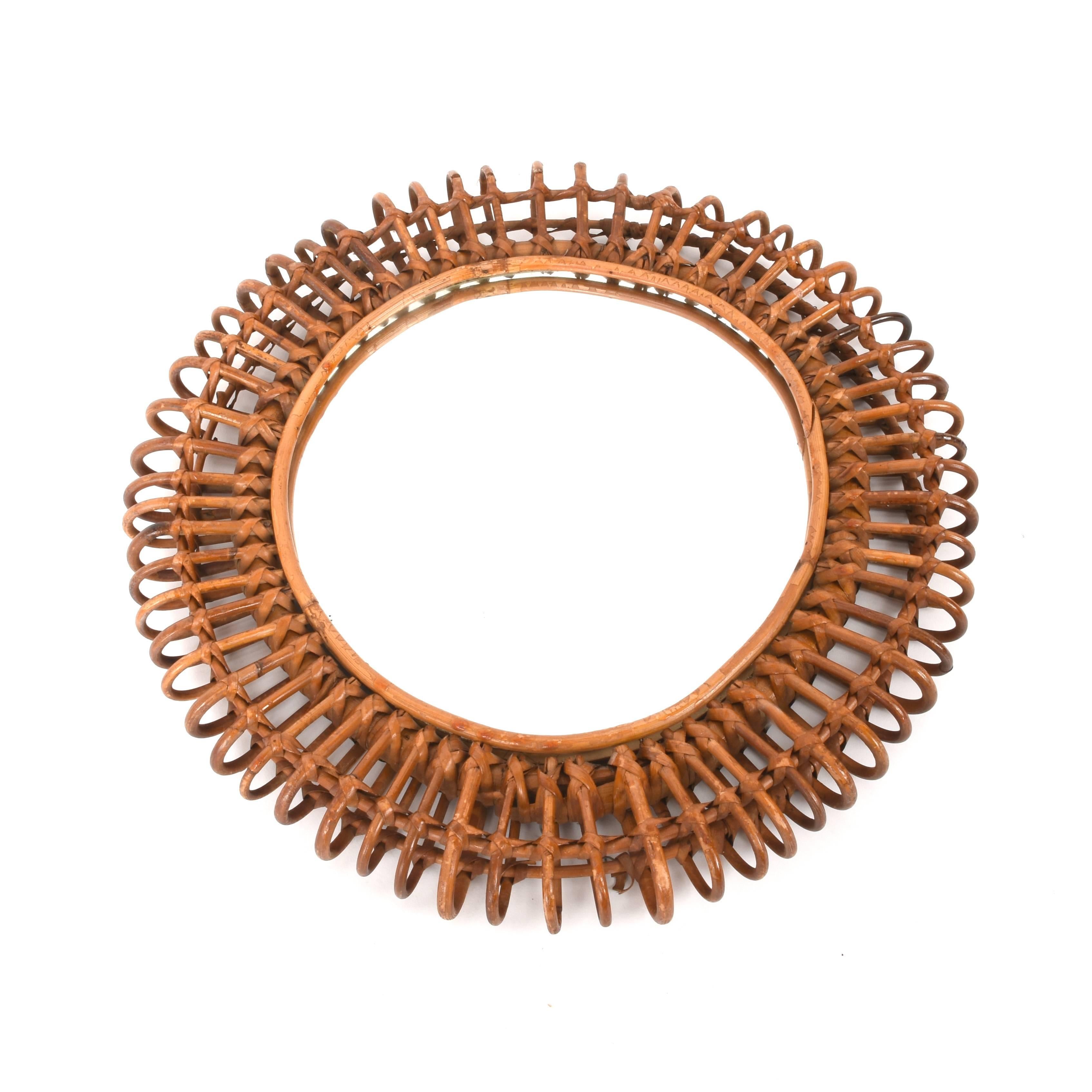 Round Italian Rattan Wall Mirror Attributed to Albini, 1970s, Mid-Century Modern In Good Condition In Roma, IT