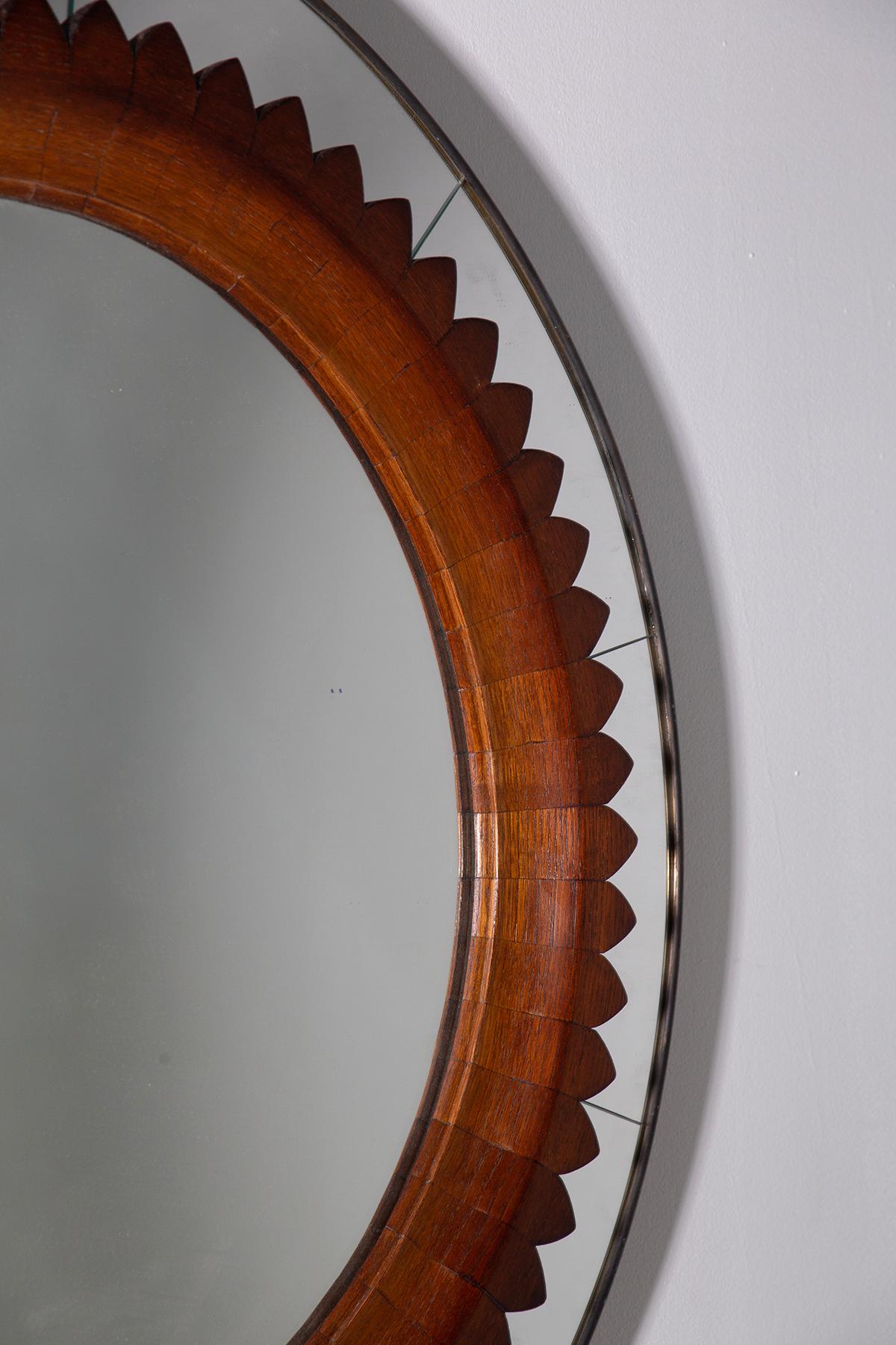Brass Round Italian vintage wall mirror by Fratelli Marelli 