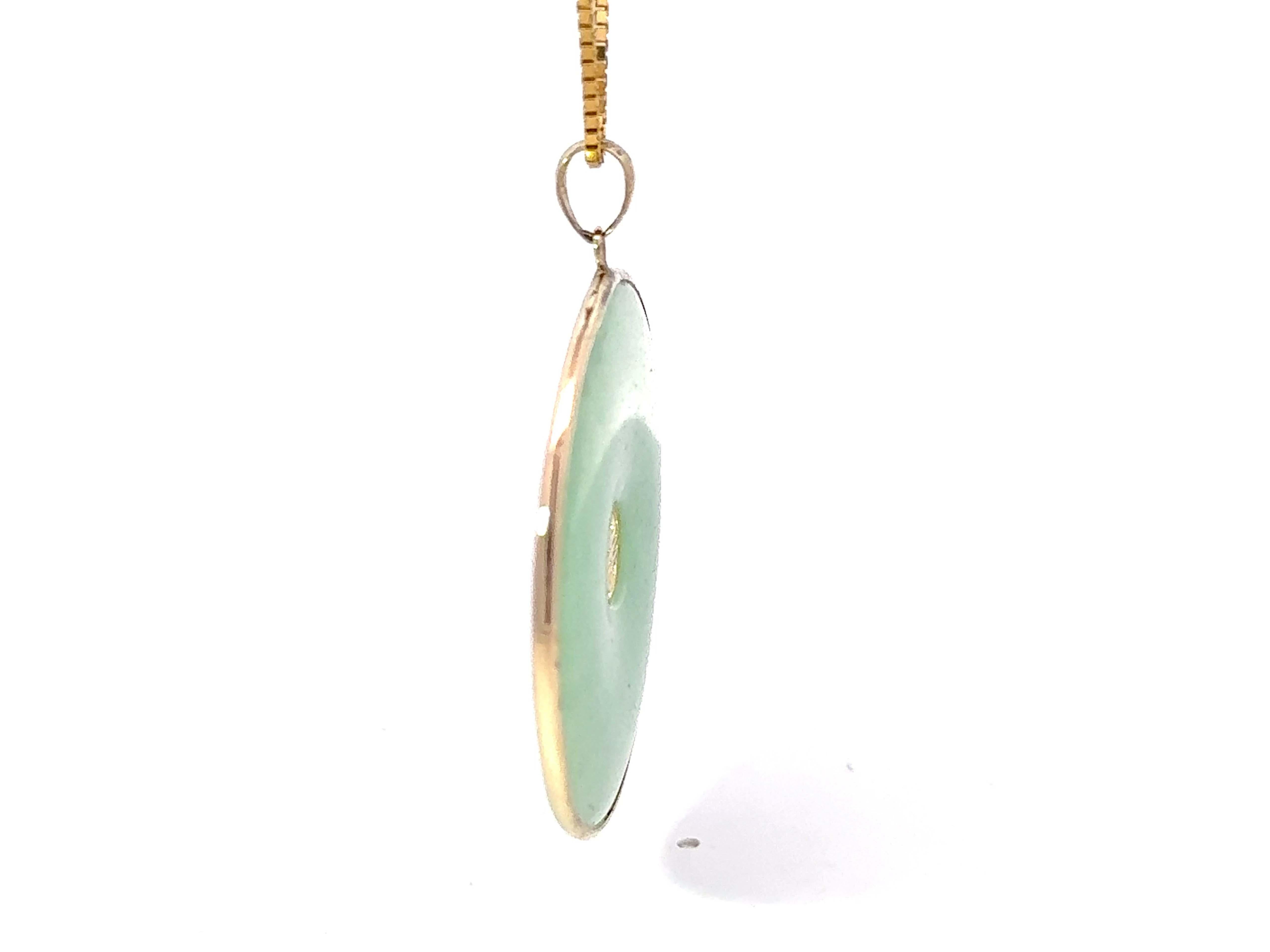 Women's Round Jade Disc Necklace 14k Yellow Gold For Sale