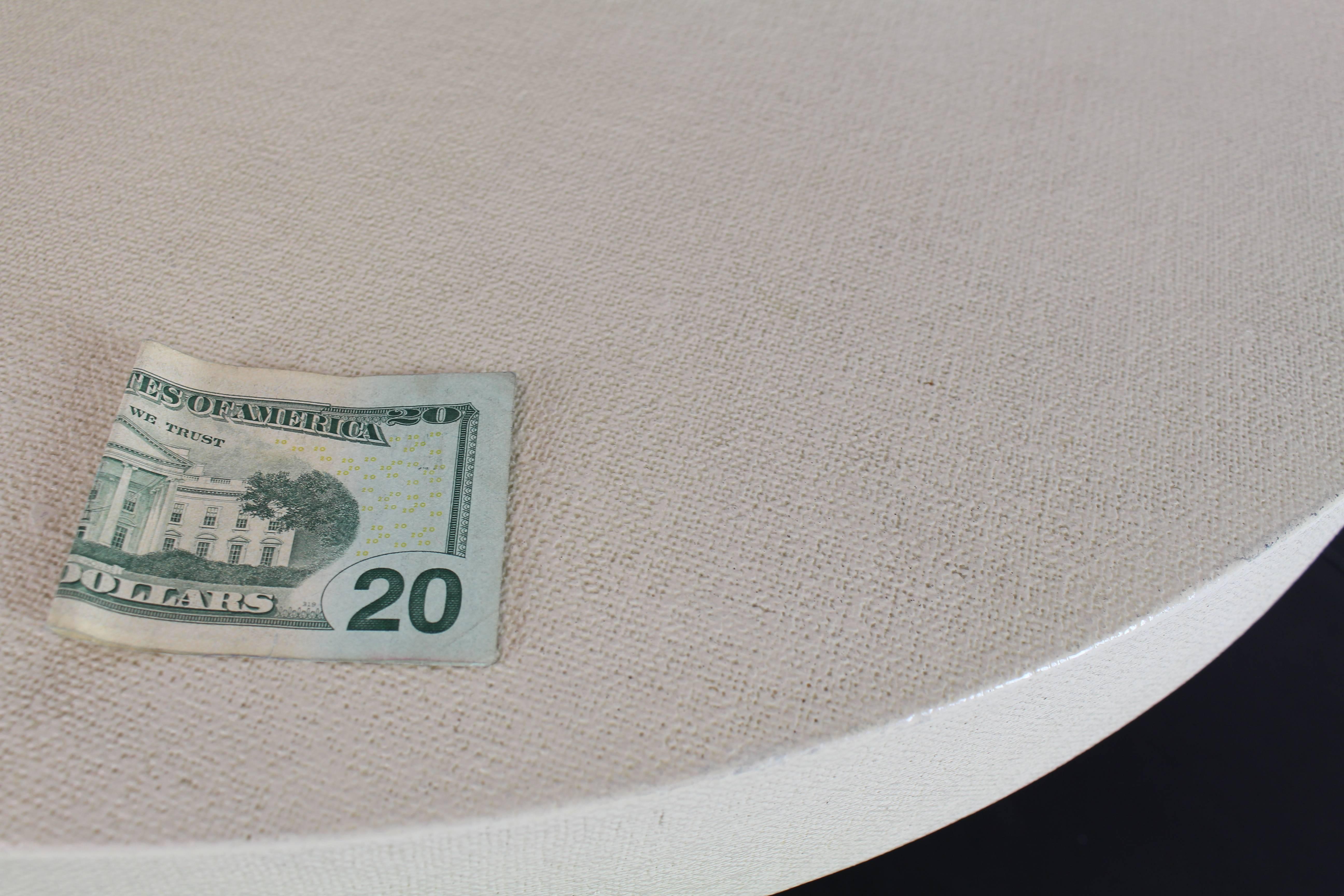 Mid-Century Modern Round Lacquered Beige to White Cloth Raffia Coffee Table