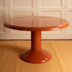 Round lacquered table - Vico Magistretti - Italy 70s