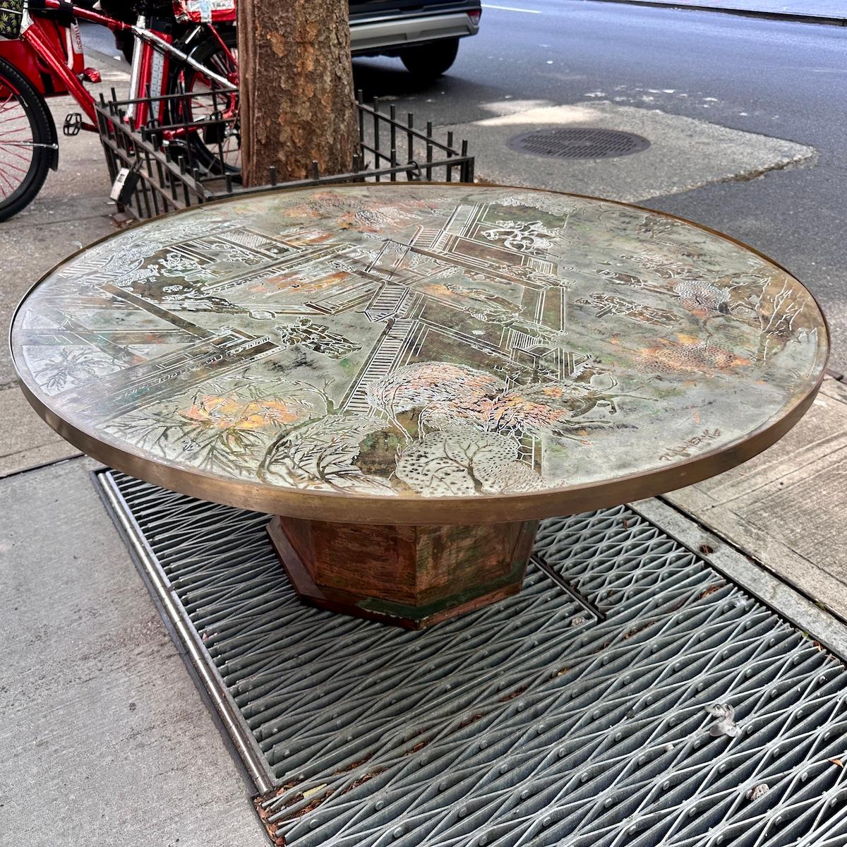 Table basse ronde LaVerne Bon état - En vente à New York, NY