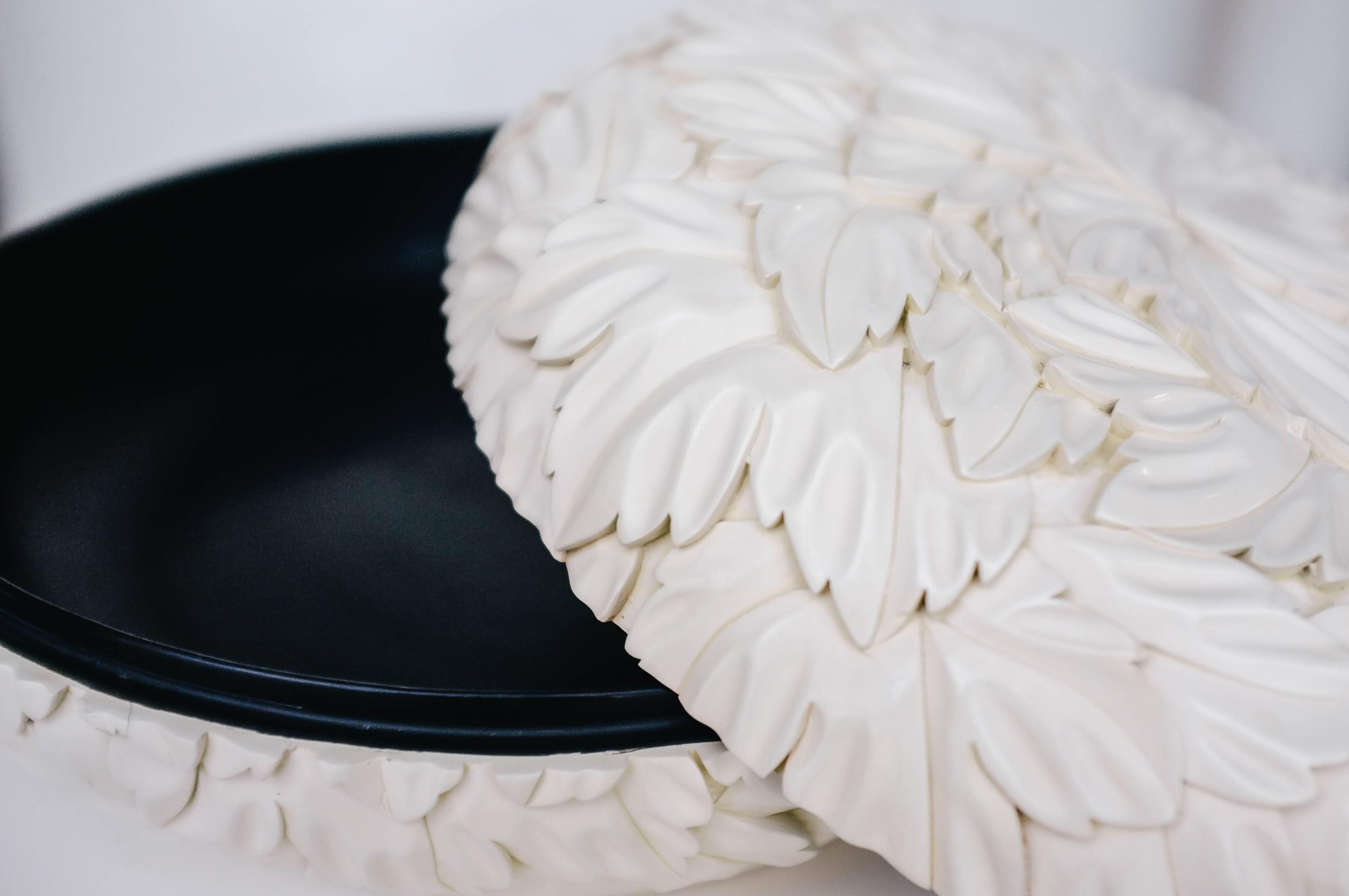Round Leaf Design Box - Cream Lacquer by Robert Kuo, Limited Edition, in Stock For Sale 2