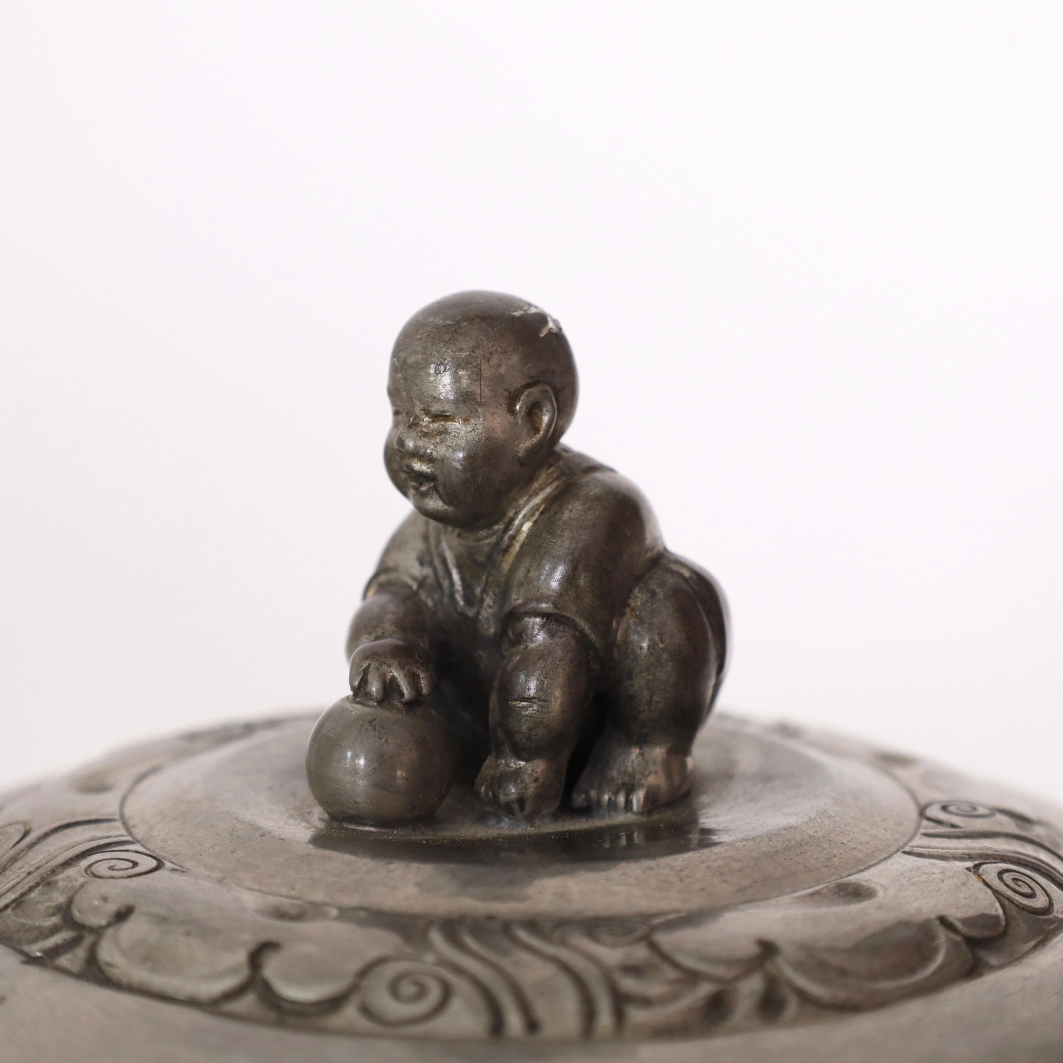 Round Lidded Pewter Box by Just Andersen, 1920s, Denmark For Sale 4