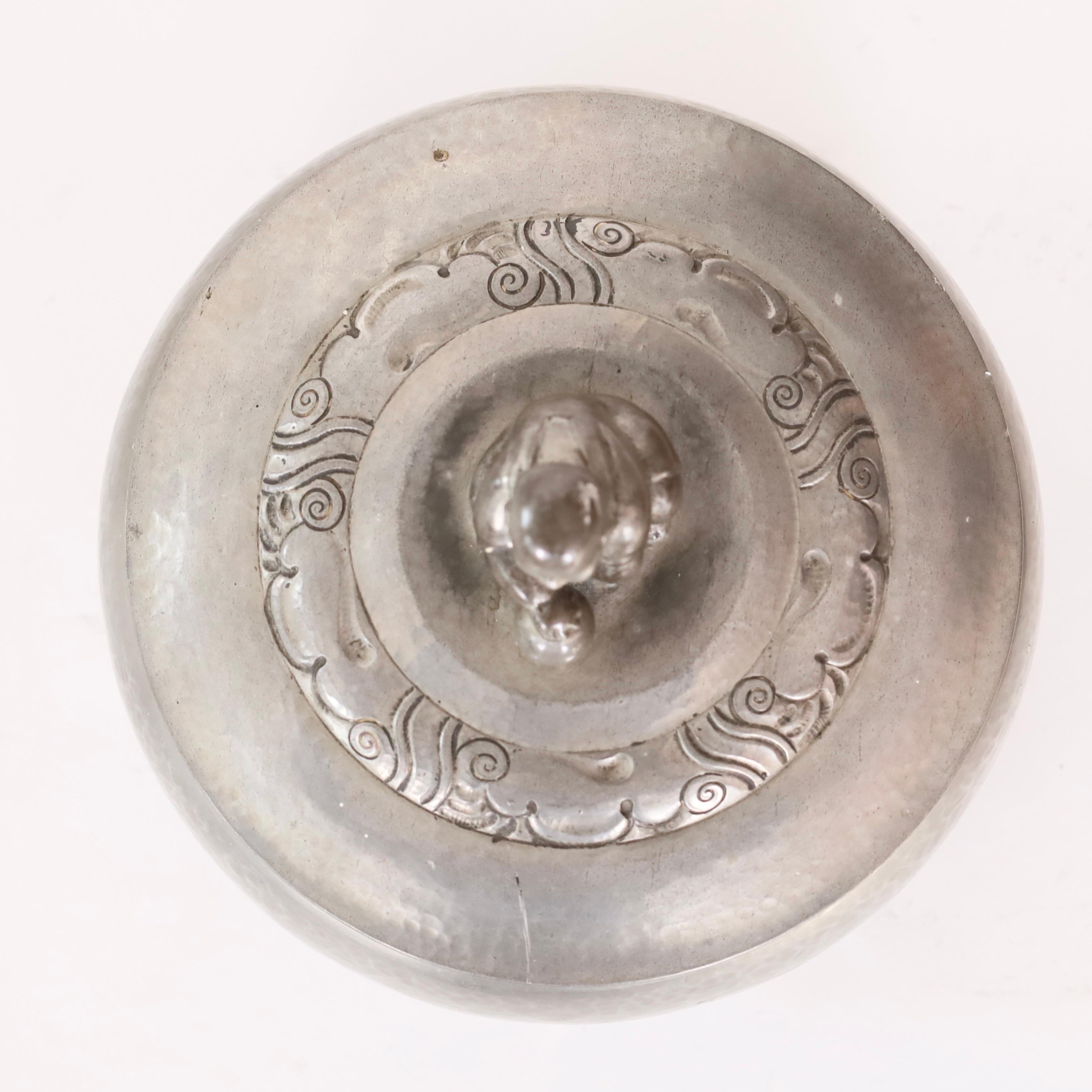 Round Lidded Pewter Box by Just Andersen, 1920s, Denmark For Sale 3