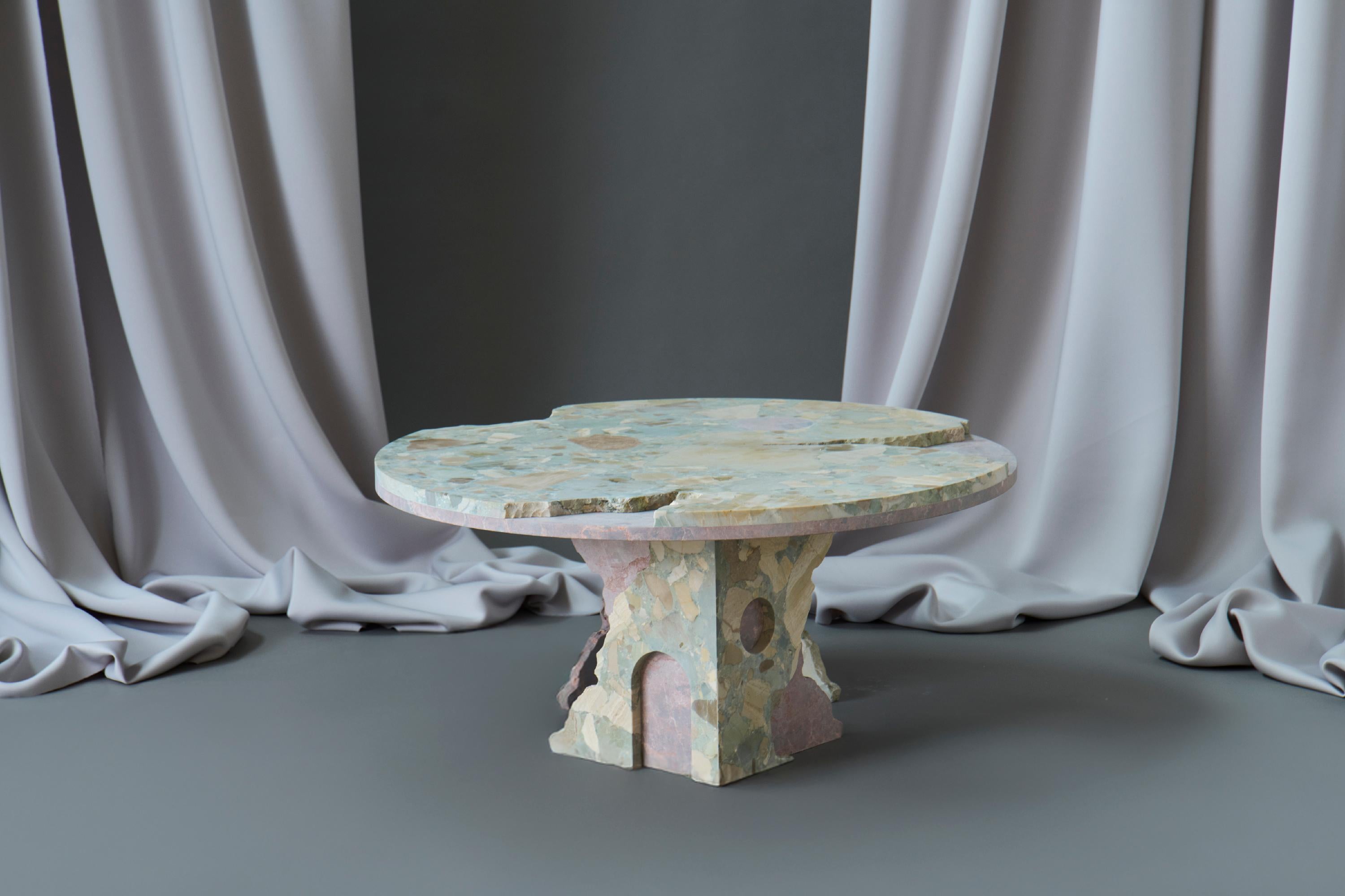 XXIe siècle et contemporain Table basse ronde en marbre organique vert & Greene & Greene en vente