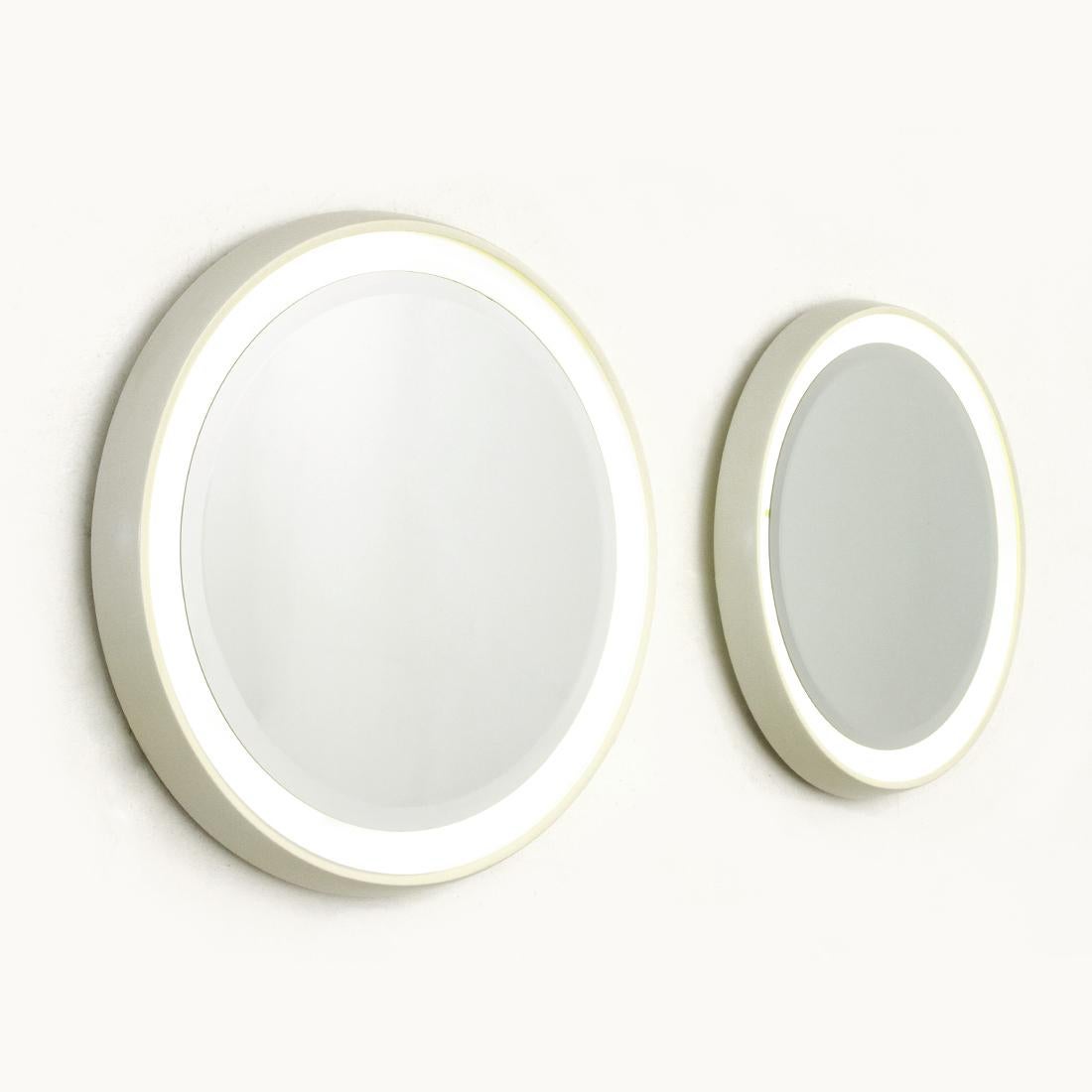 Italian Round Lighted Mirror in White Lacquered Wood by CRB, 1960s For Sale