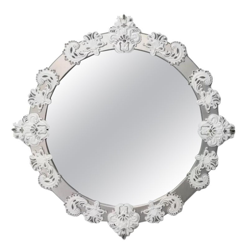 Specchio da parete rotondo di grandi dimensioni in edizione limitata con cornice in Wood Silver e porcellana bianca