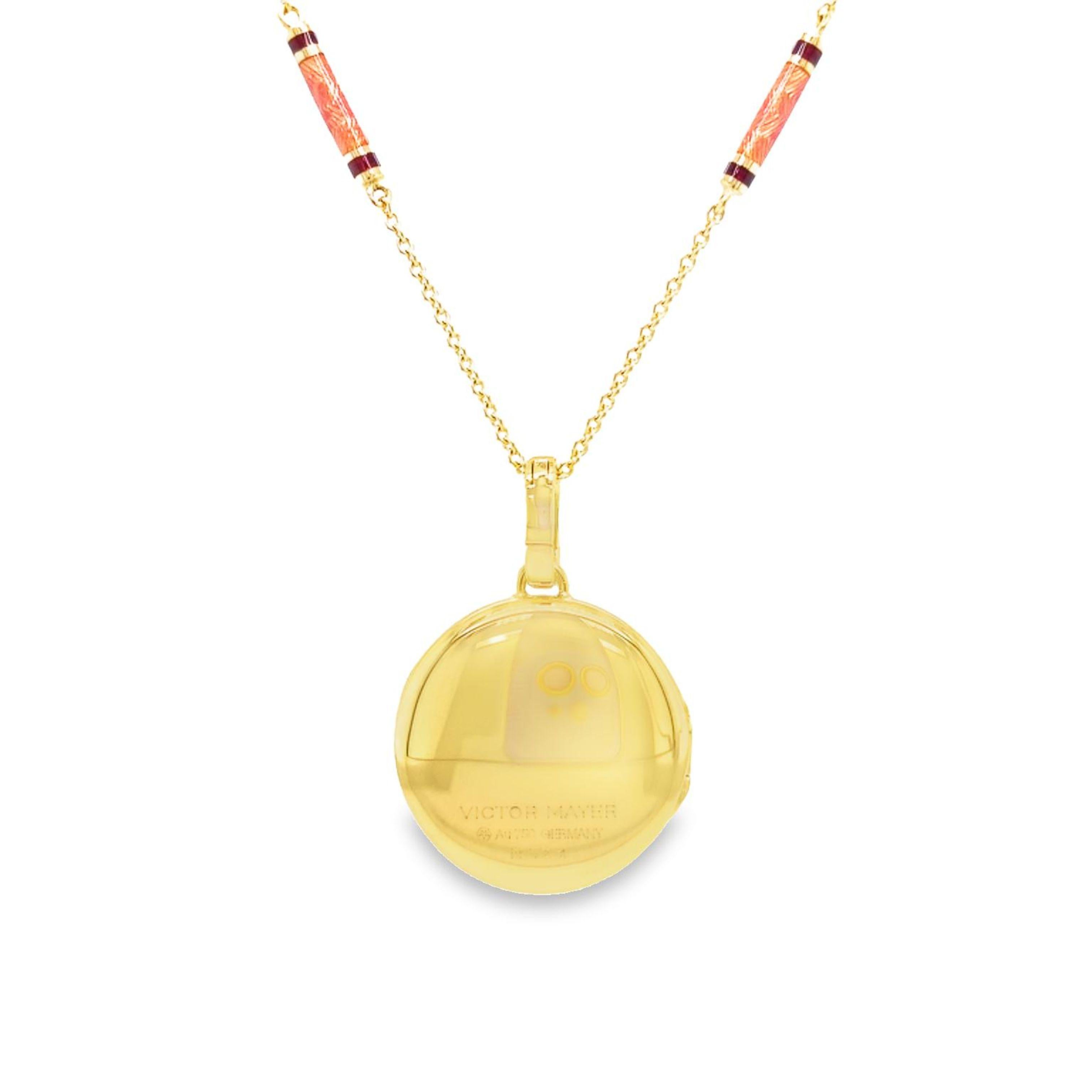 Taille brillant Pendentif médaillon rond en or jaune 18 carats, émail rose et rouge vitreux et 1 diamant 0,03 carat en vente