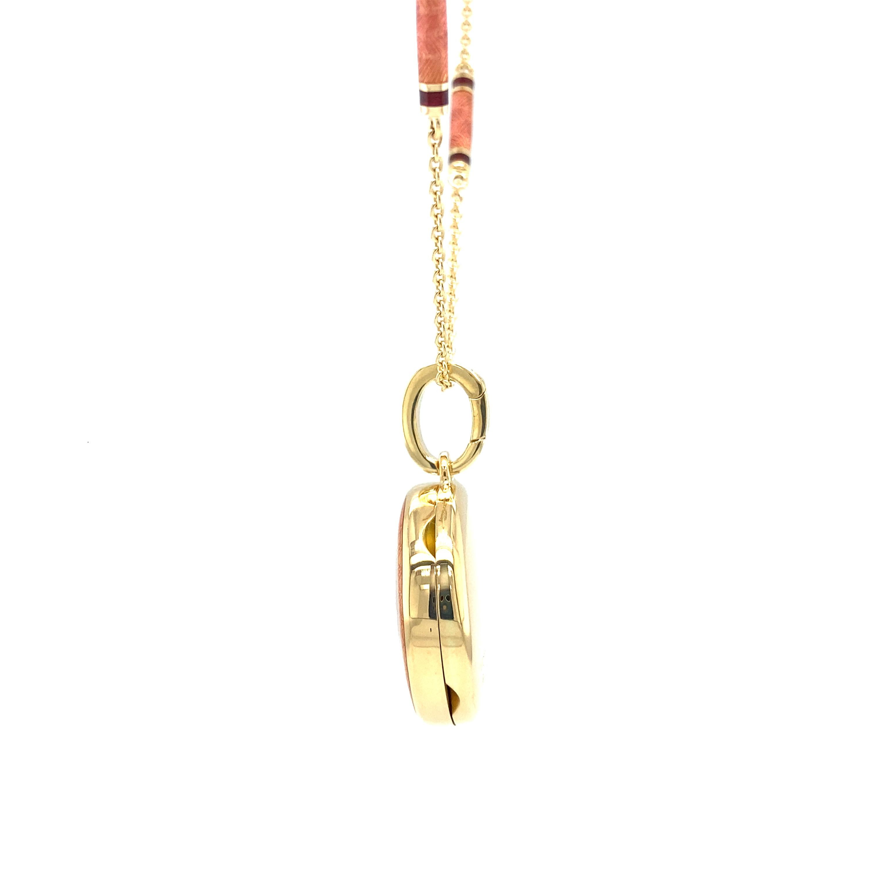 Edwardian Round Locket Pendant Necklace 18k Yellow Gold Pink Vitreous Enamel 1 Diamond For Sale