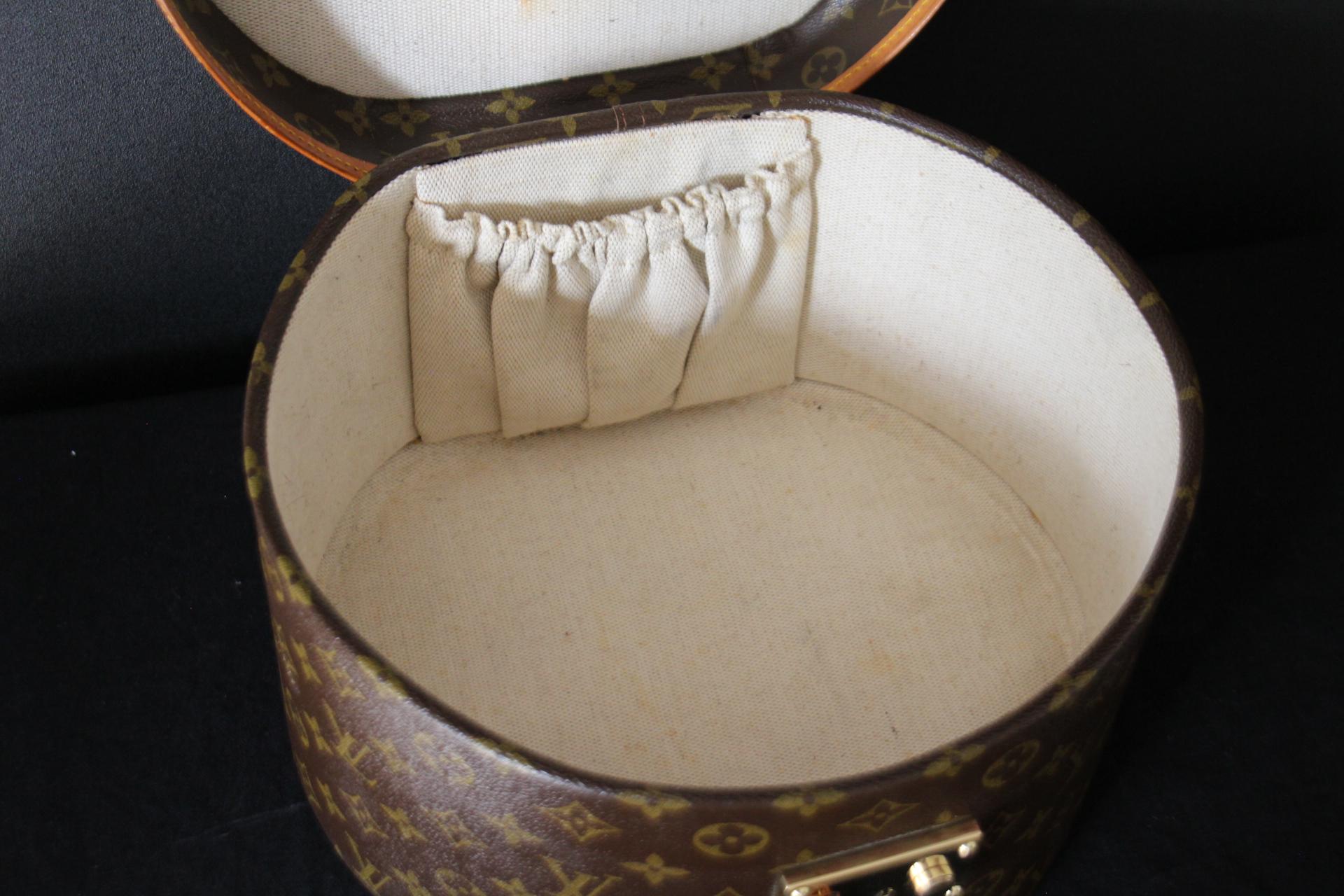 Round Louis Vuitton Hat Trunk 30 cm, Louis Vuitton Hat Box, Louis Vuitton Bag 10