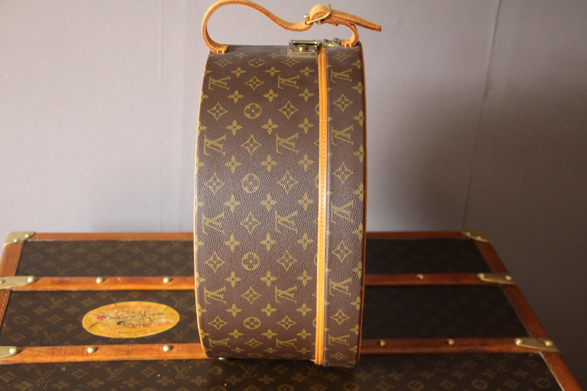 louis vuitton round trunk bag