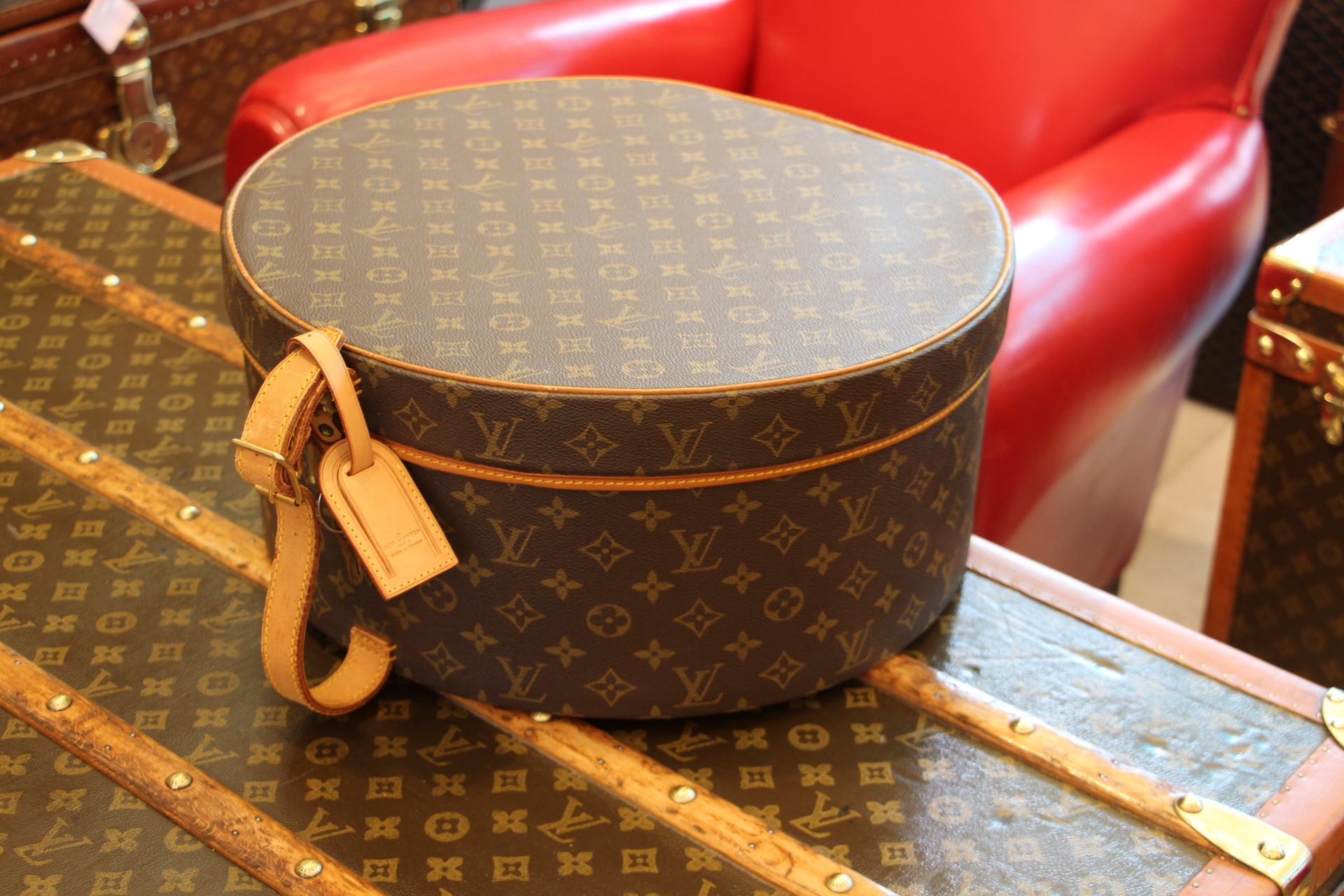 Round Louis Vuitton Hat Trunk 40, Louis Vuitton Bag, Malle à chapeaux Vuitton 8