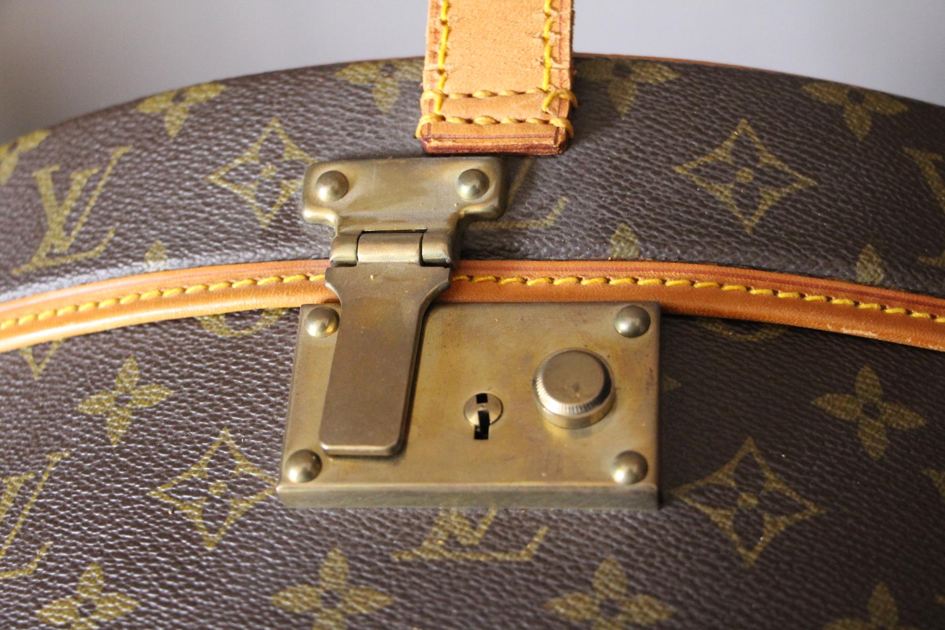 French Round Louis Vuitton Hat Trunk 40, Louis Vuitton Bag, Malle à chapeaux Vuitton