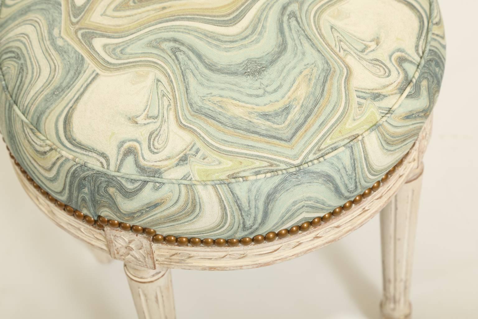 Round Louis XVI Painted Stool In Excellent Condition In West Palm Beach, FL