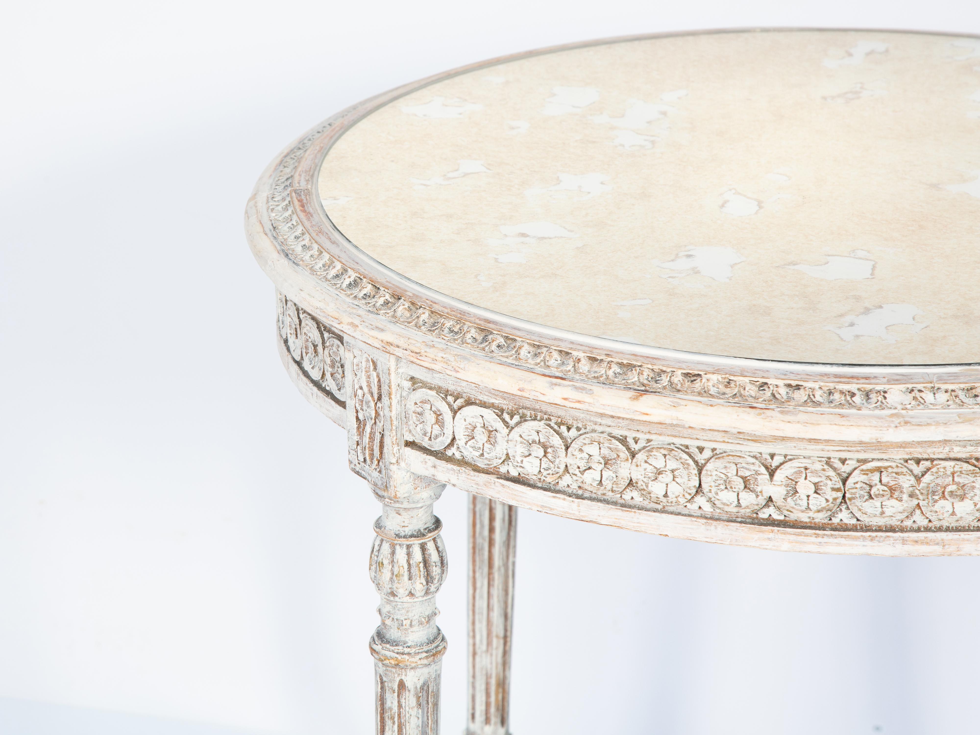 French Round Louis XVI-style Painted Occasional Table with Mirrored Top For Sale