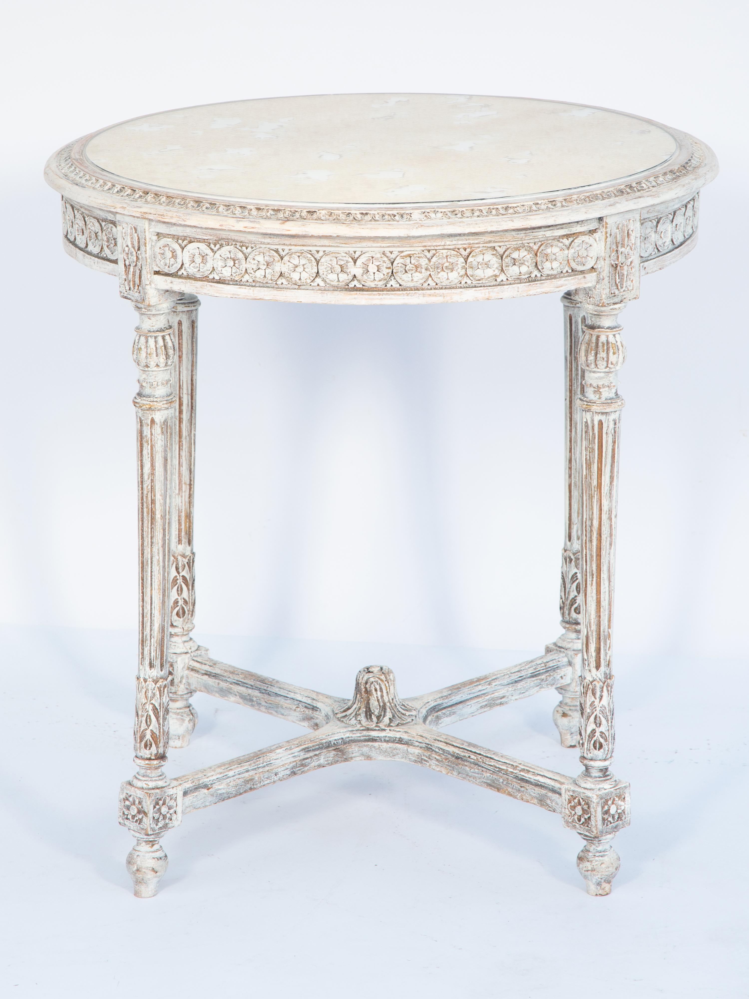 20th Century Round Louis XVI-style Painted Occasional Table with Mirrored Top For Sale
