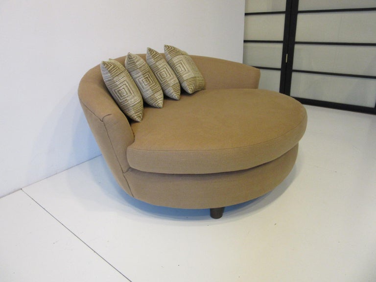 Round Lounger / Sofa Chair in the Style of Baughman / Pearsall at