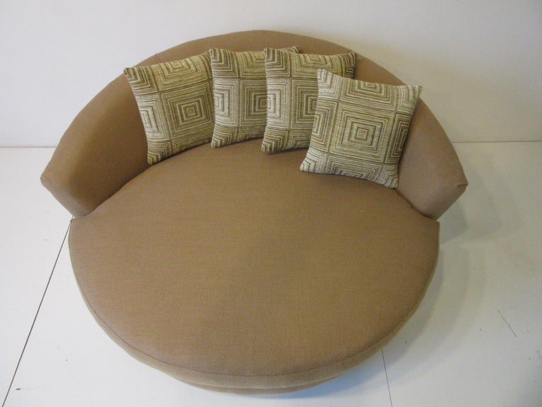 Round Lounger / Sofa Chair in the Style of Baughman / Pearsall at